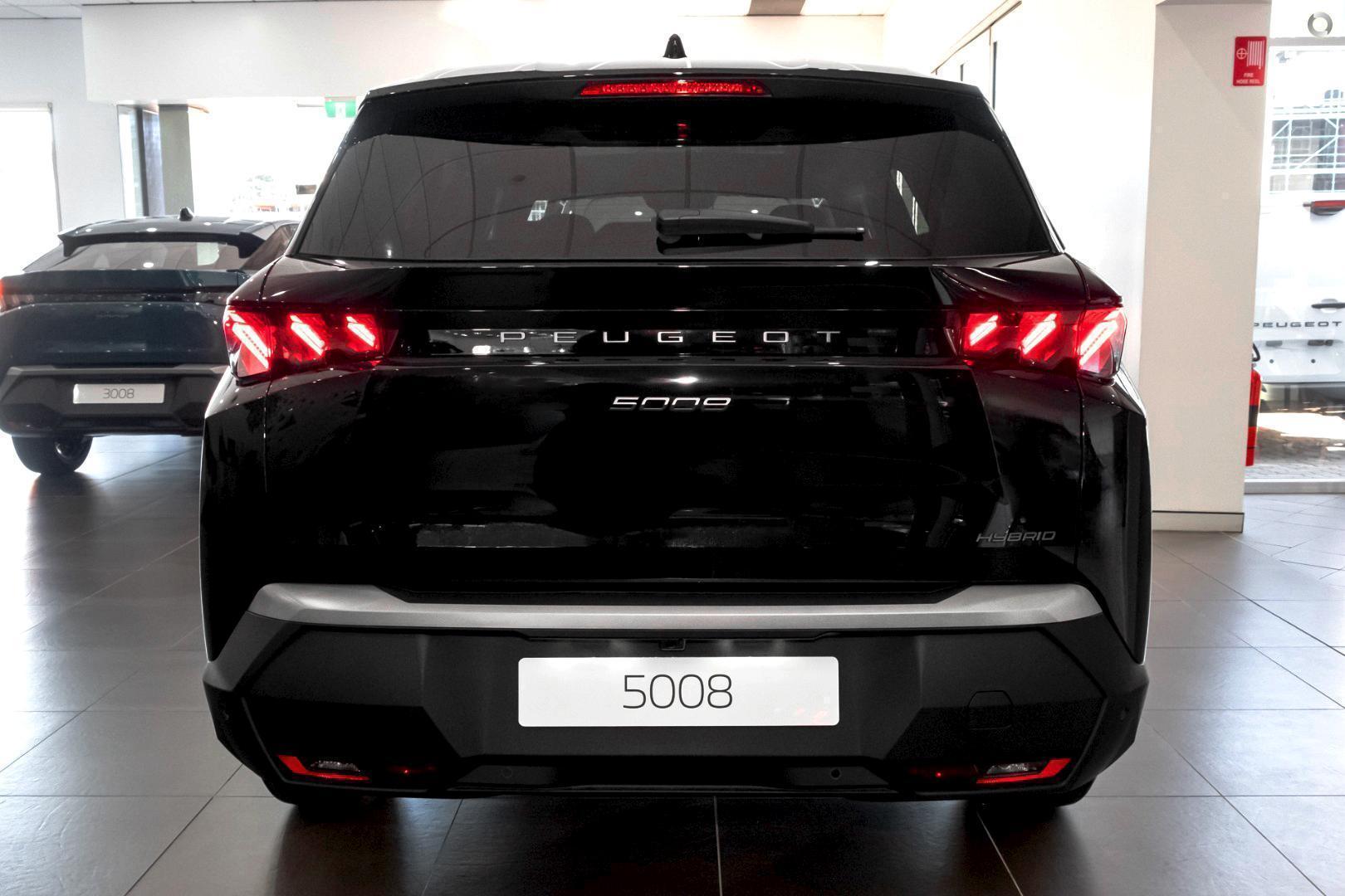 2025 Peugeot 5008 GT Premium Hybrid — photo 3