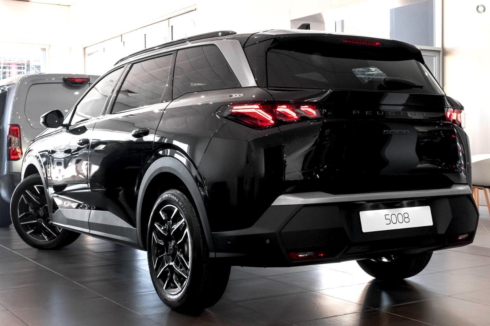2025 Peugeot 5008 GT Premium Hybrid — photo 4