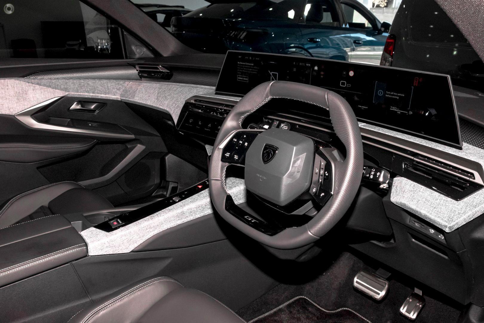 2025 Peugeot 5008 GT Premium Hybrid — photo 6