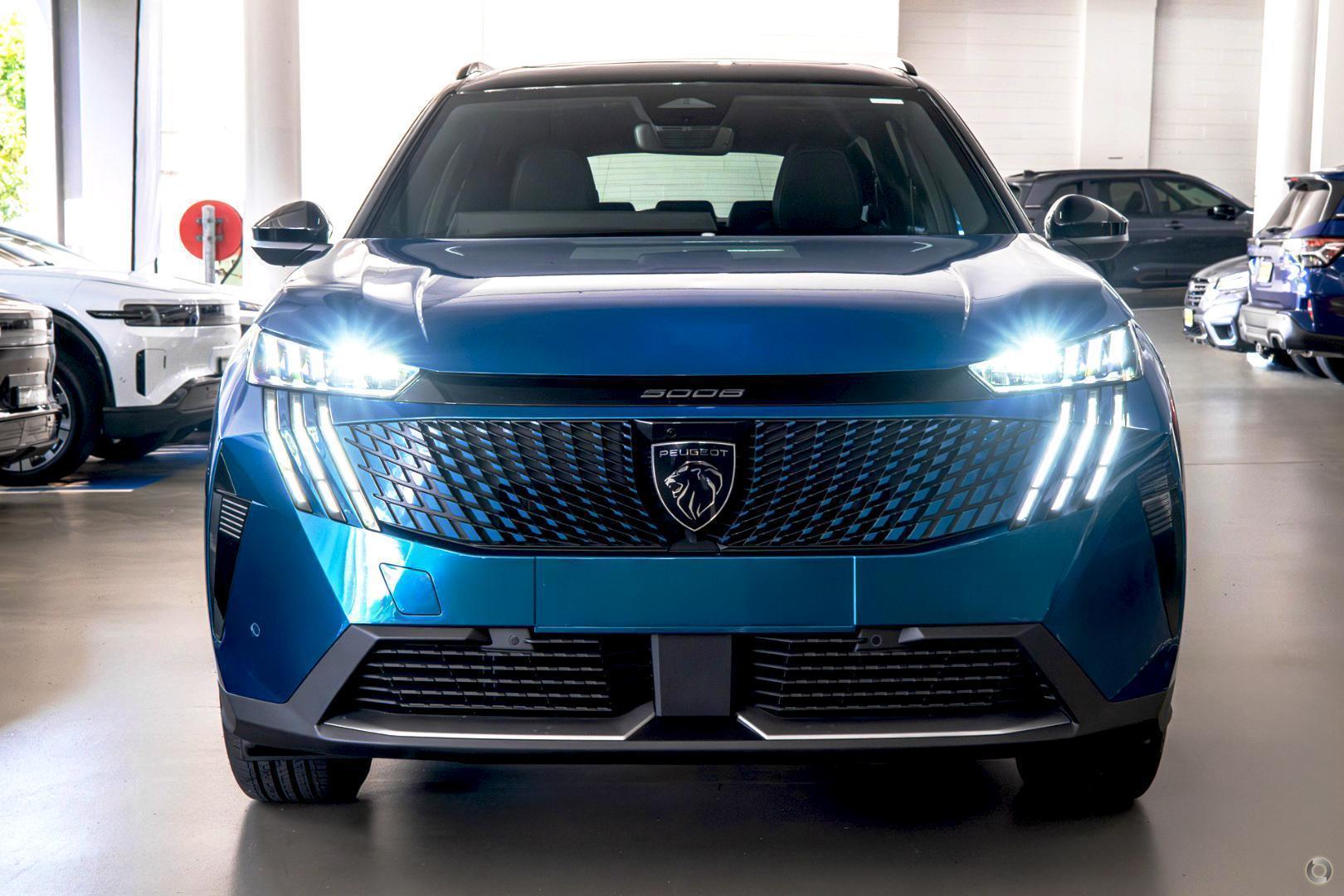 2025 Peugeot 5008 GT Premium Hybrid — photo 2