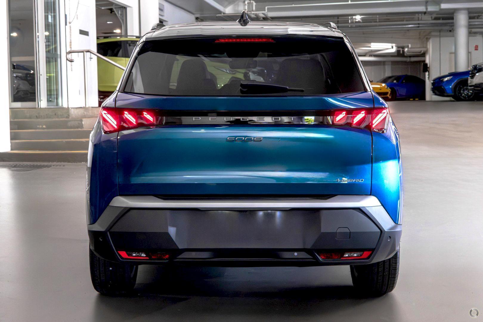 2025 Peugeot 5008 GT Premium Hybrid — photo 3