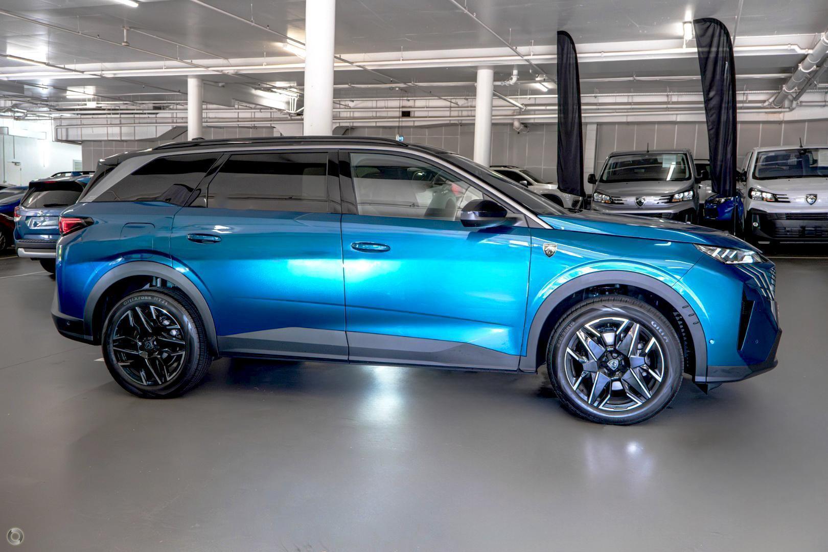 2025 Peugeot 5008 GT Premium Hybrid — photo 5