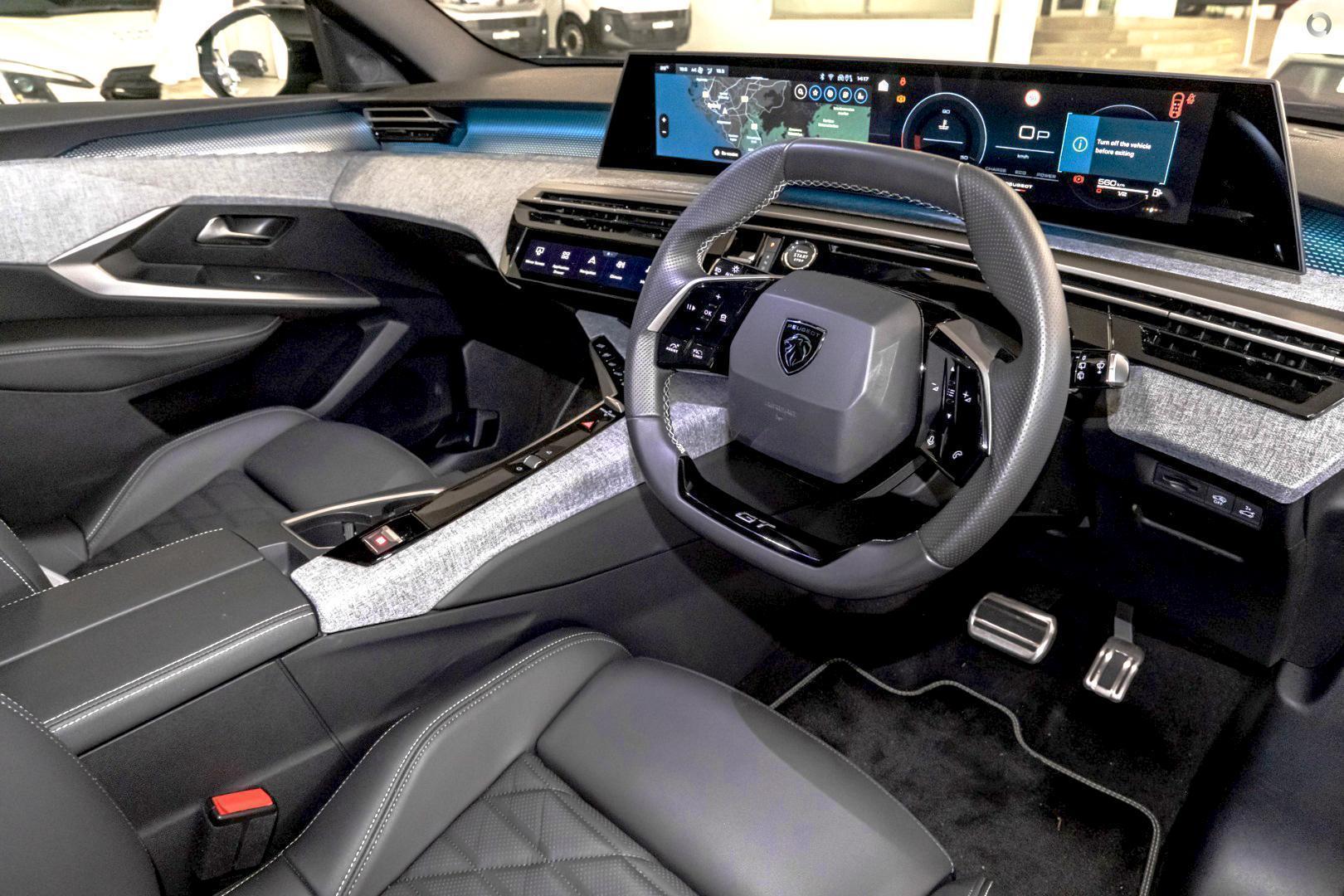 2025 Peugeot 5008 GT Premium Hybrid — photo 6
