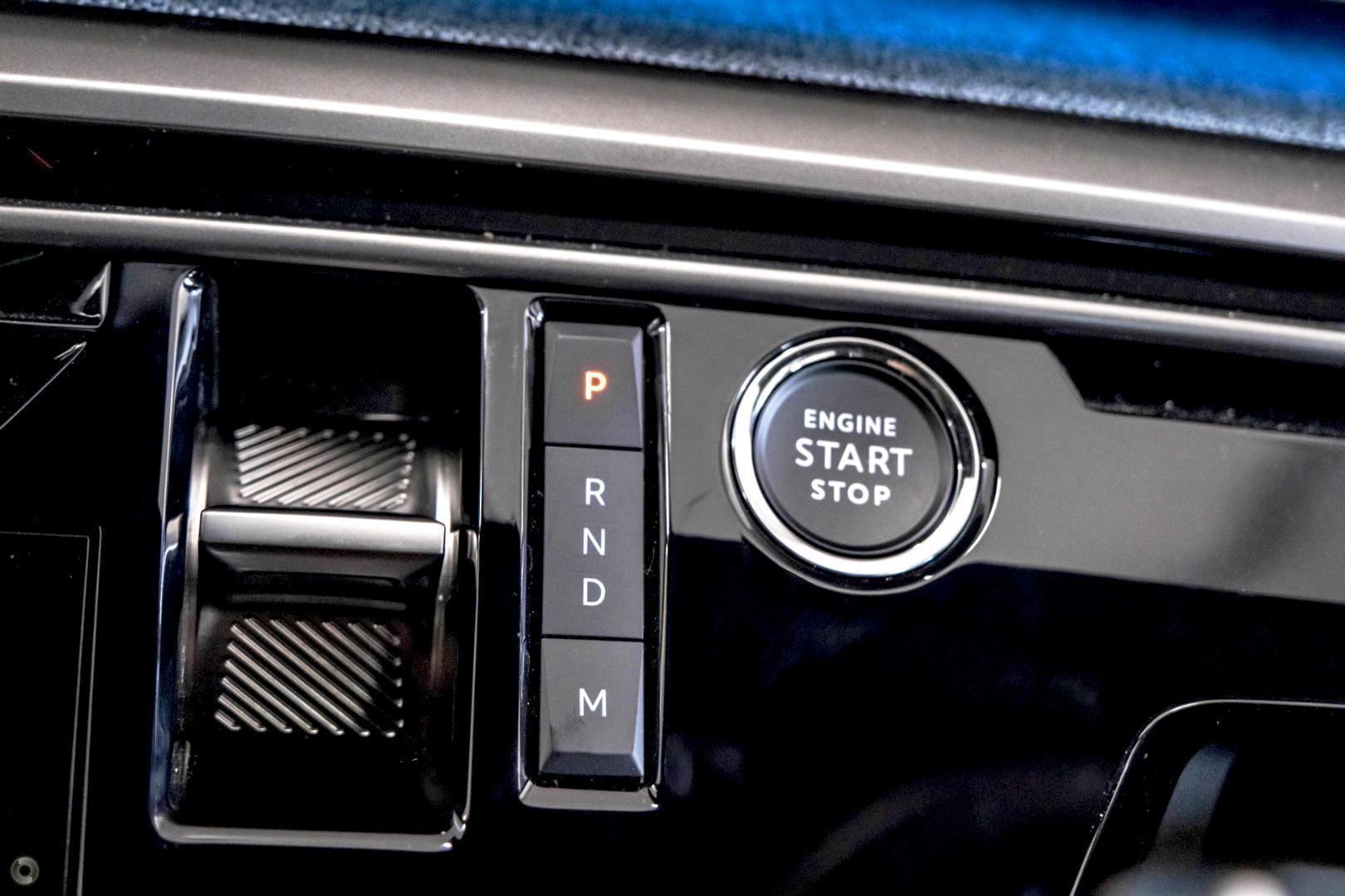 2025 Peugeot 5008 GT Premium Hybrid — photo 8