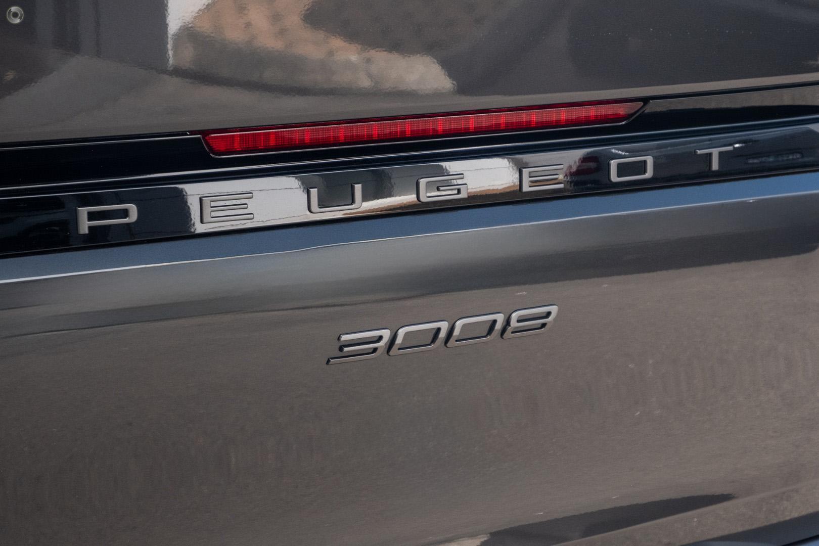 2025 Peugeot 3008 GT Premium Hybrid — photo 10