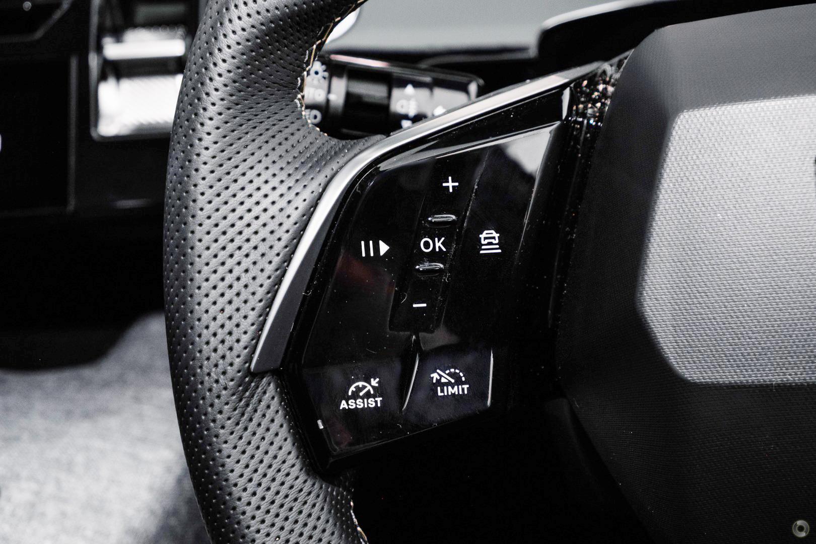2025 Peugeot 3008 GT Premium Hybrid — photo 2