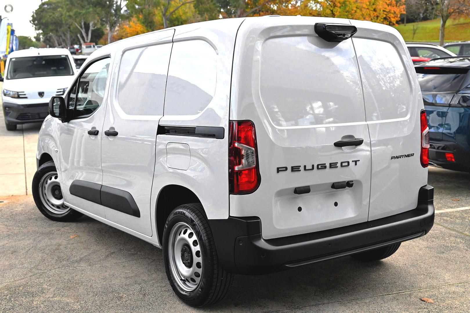 2026 Peugeot Partner Pro — photo 4