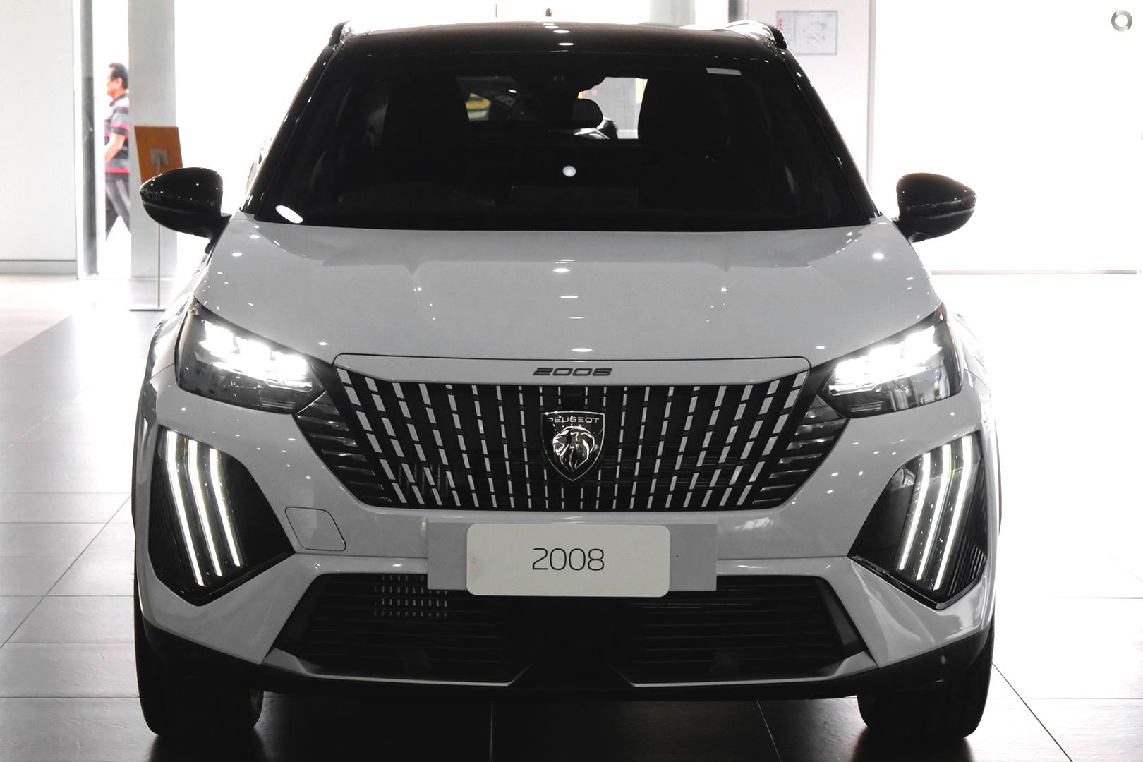 2025 Peugeot 2008 GT Hybrid — photo 2