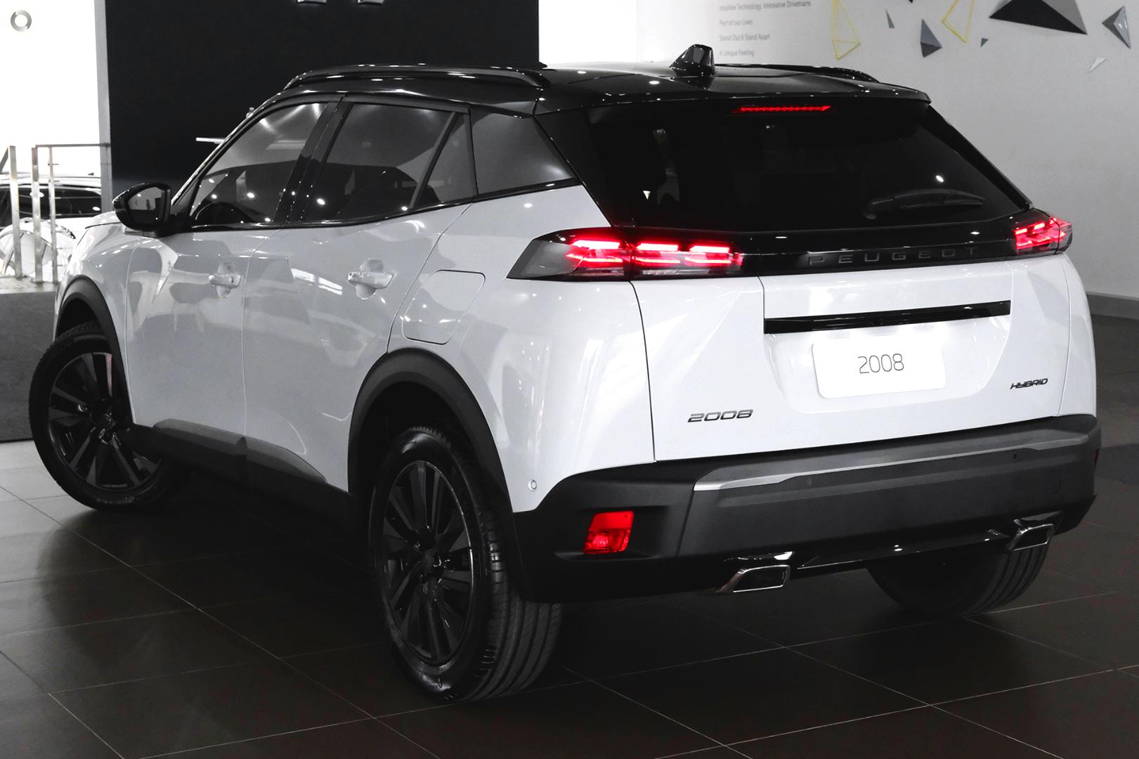 2025 Peugeot 2008 GT Hybrid — photo 4