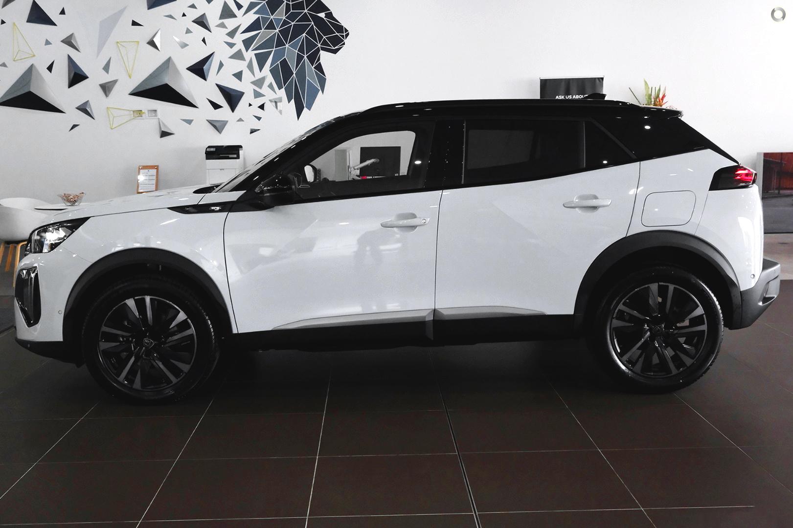 2025 Peugeot 2008 GT Hybrid — photo 5