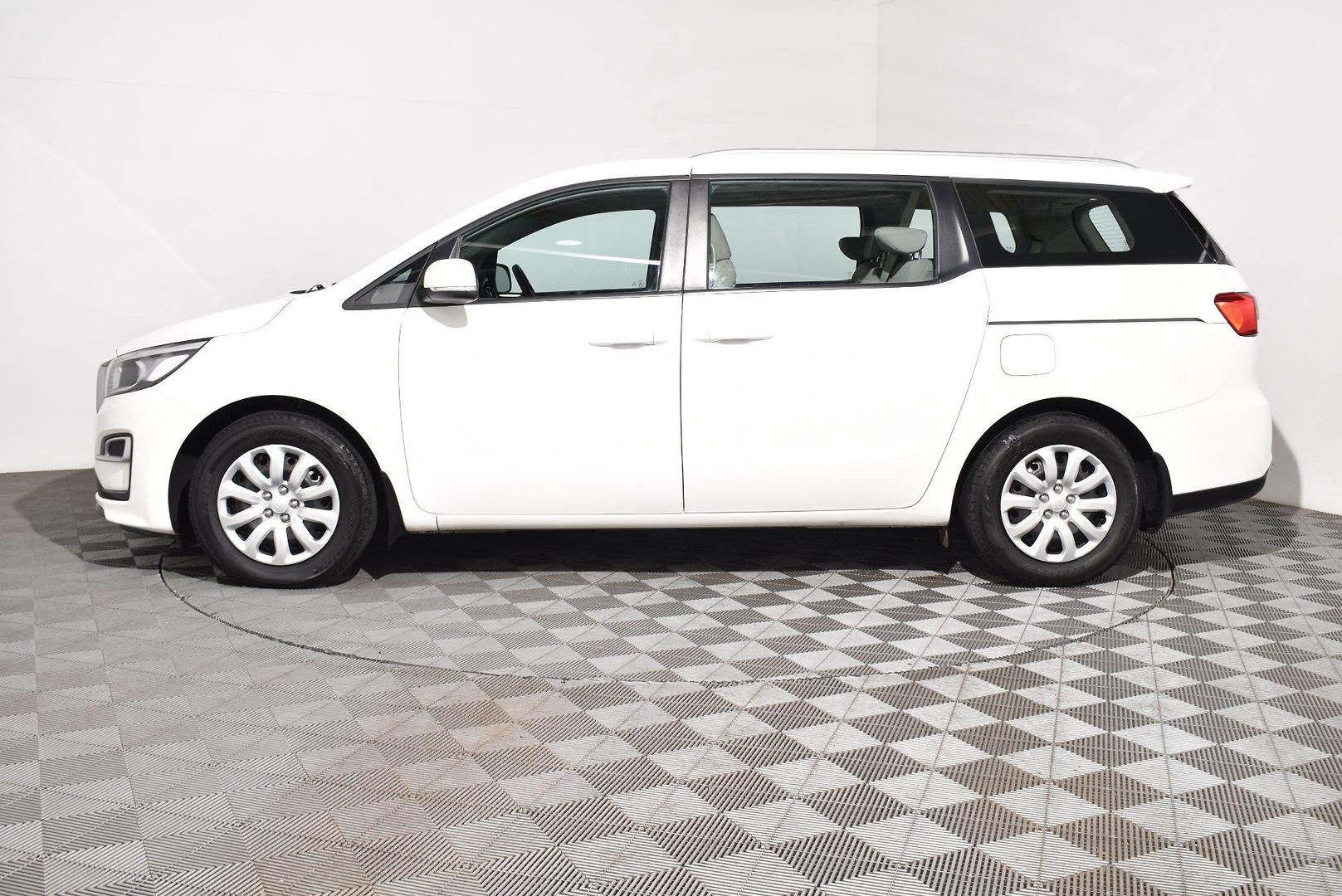 2019 Kia Carnival S — photo 11
