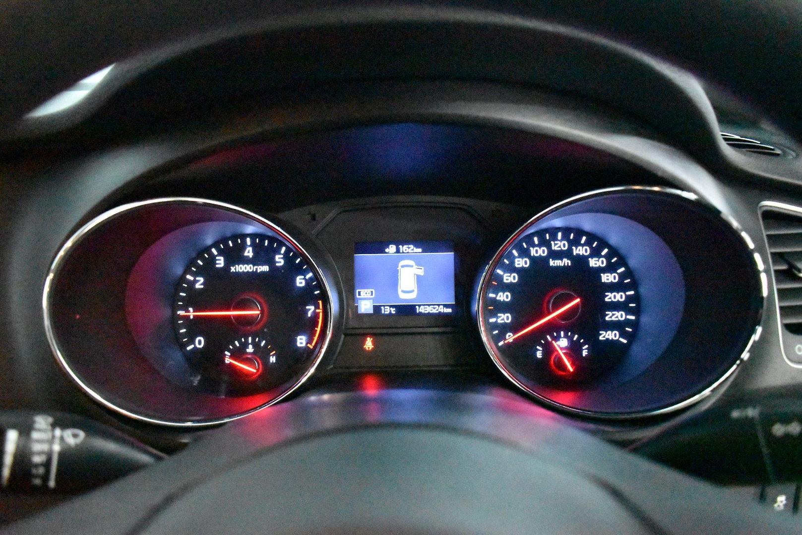 2019 Kia Carnival S — photo 24