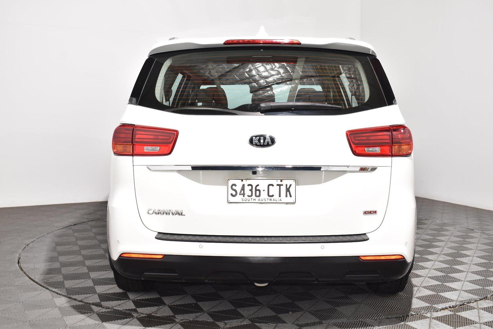 2019 Kia Carnival S — photo 4
