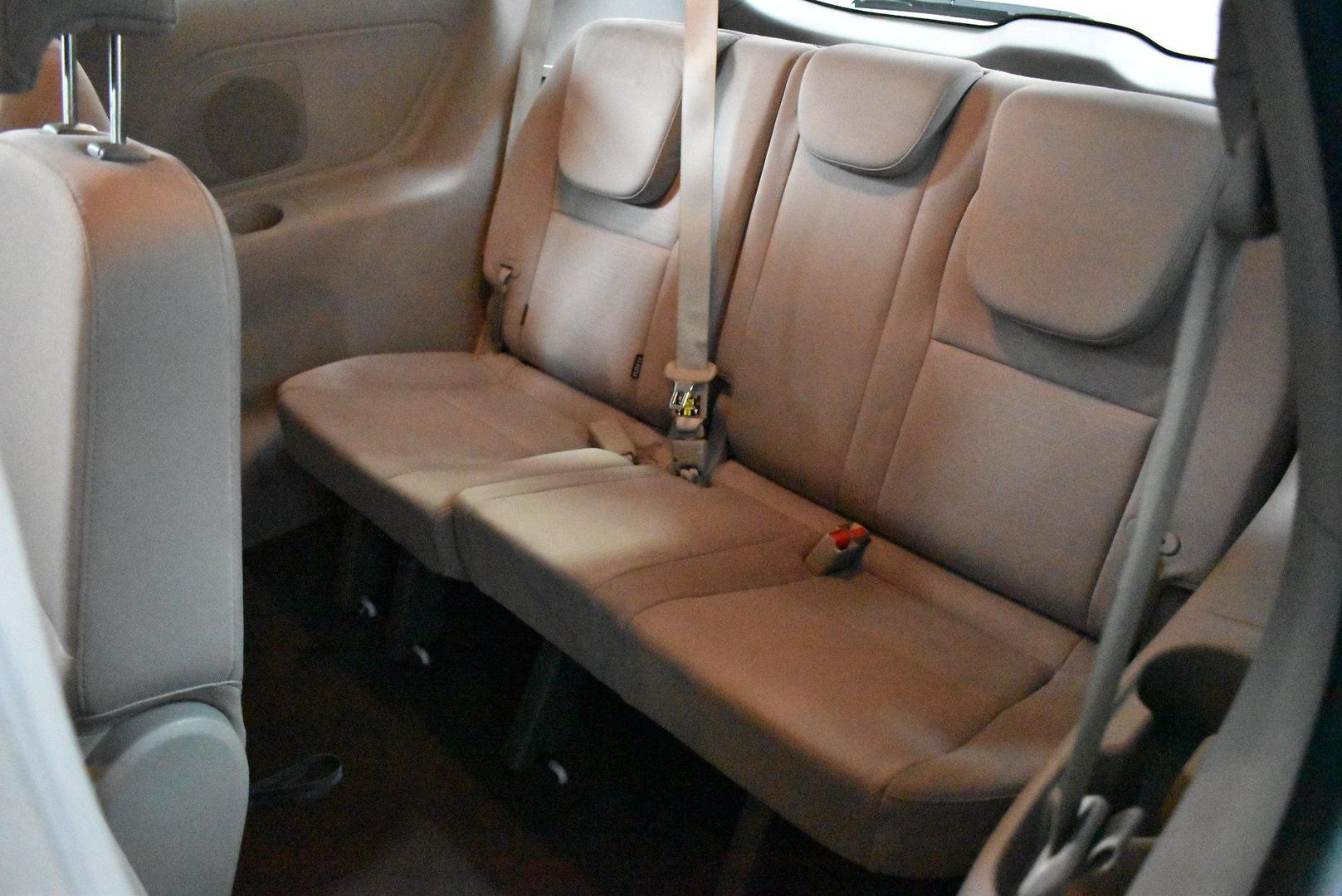 2019 Kia Carnival S — photo 9