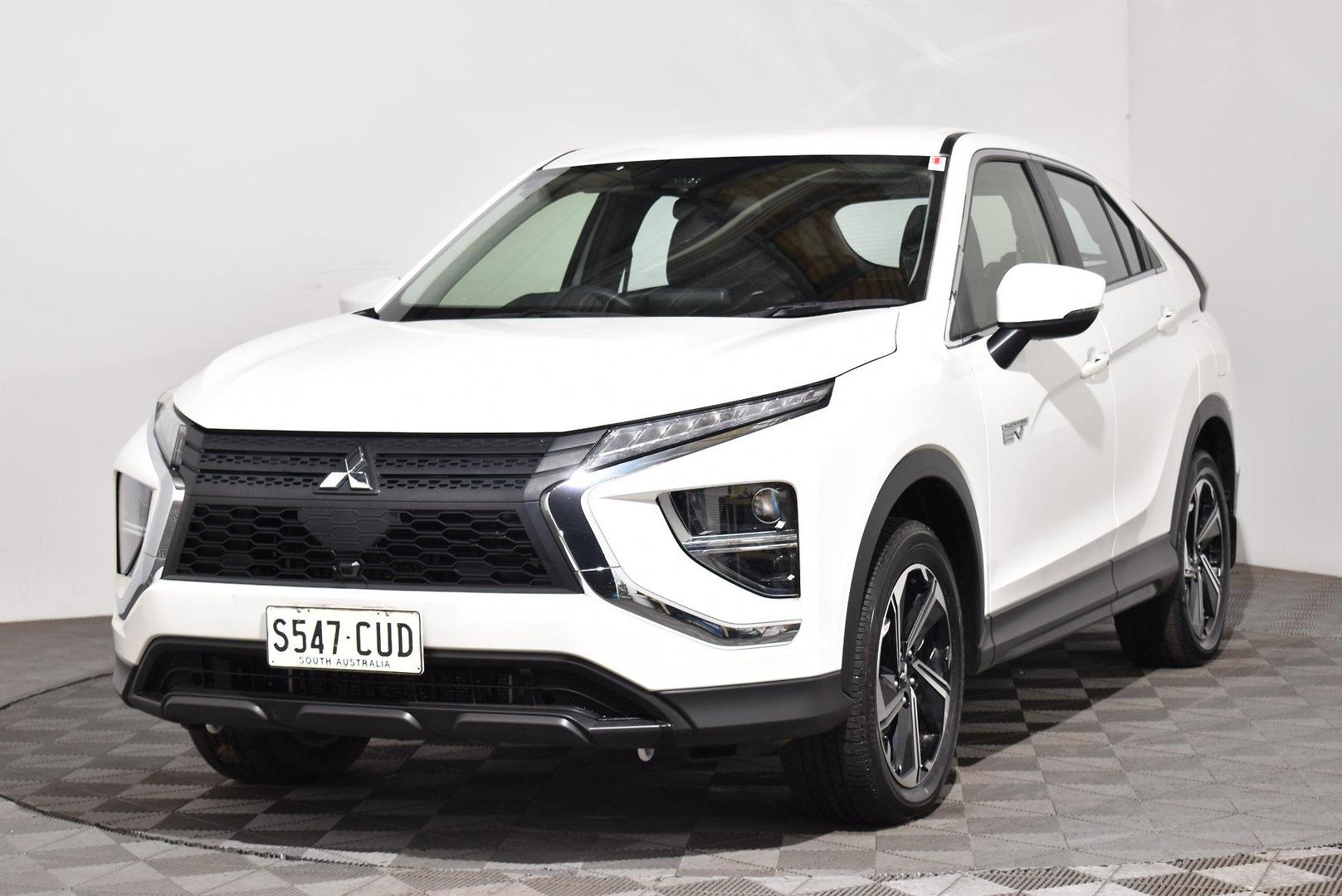 2023 Mitsubishi Eclipse Cross PHEV ES — photo 1