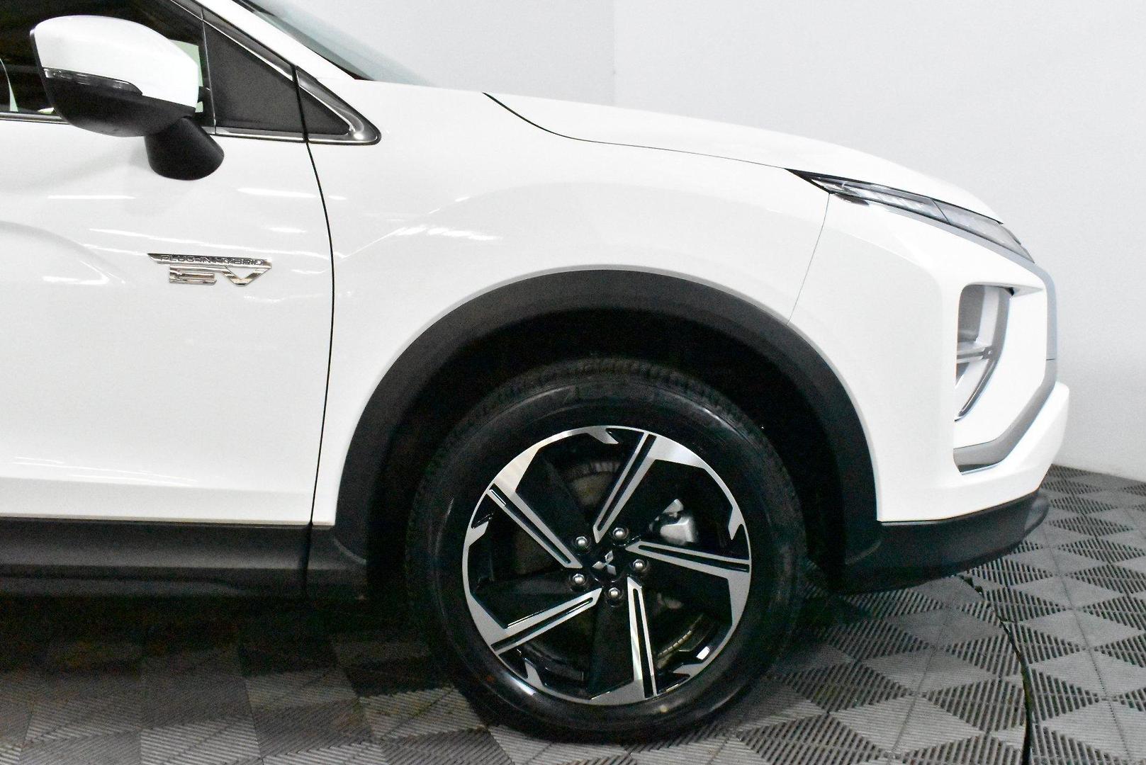 2023 Mitsubishi Eclipse Cross PHEV ES — photo 18