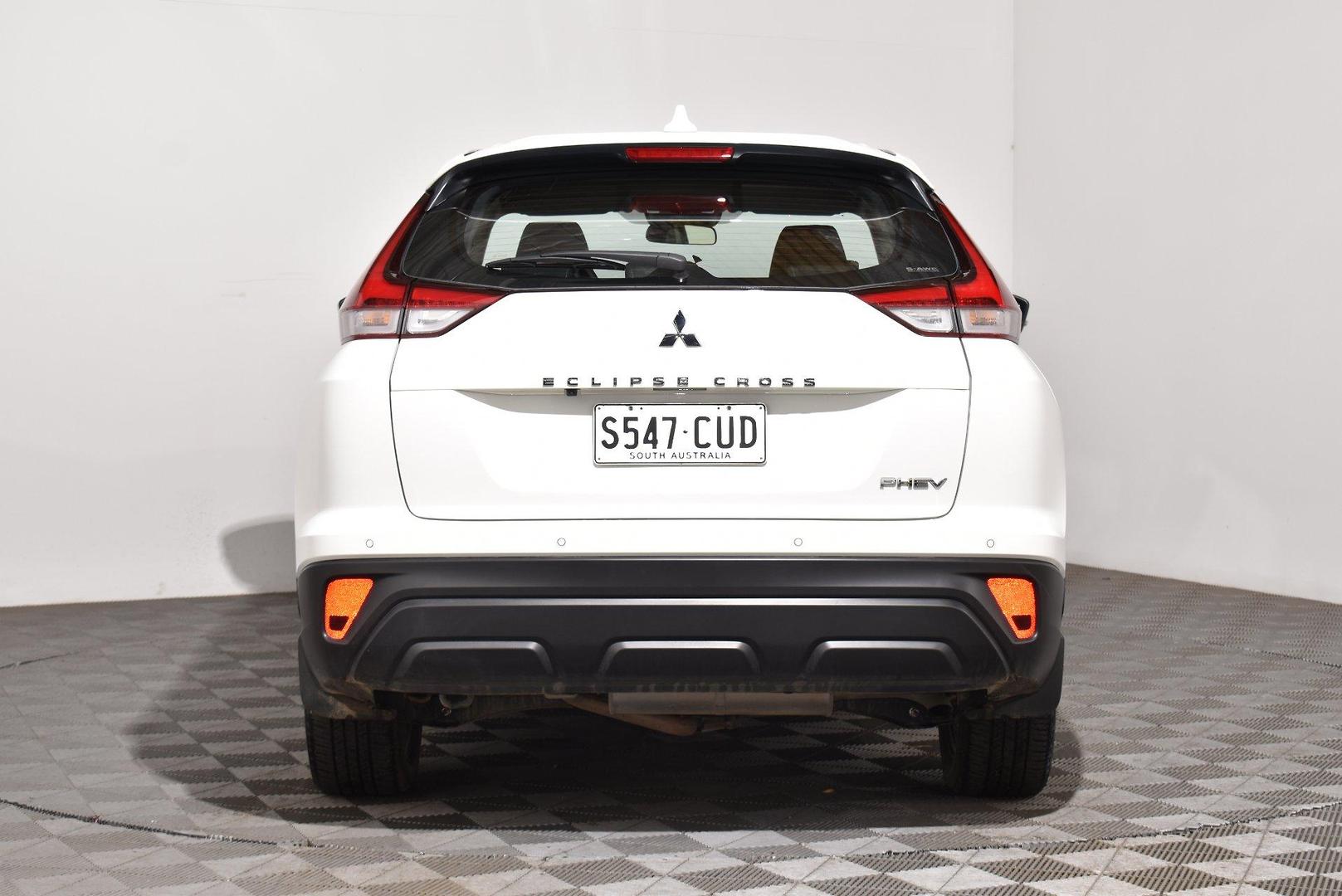 2023 Mitsubishi Eclipse Cross PHEV ES — photo 4