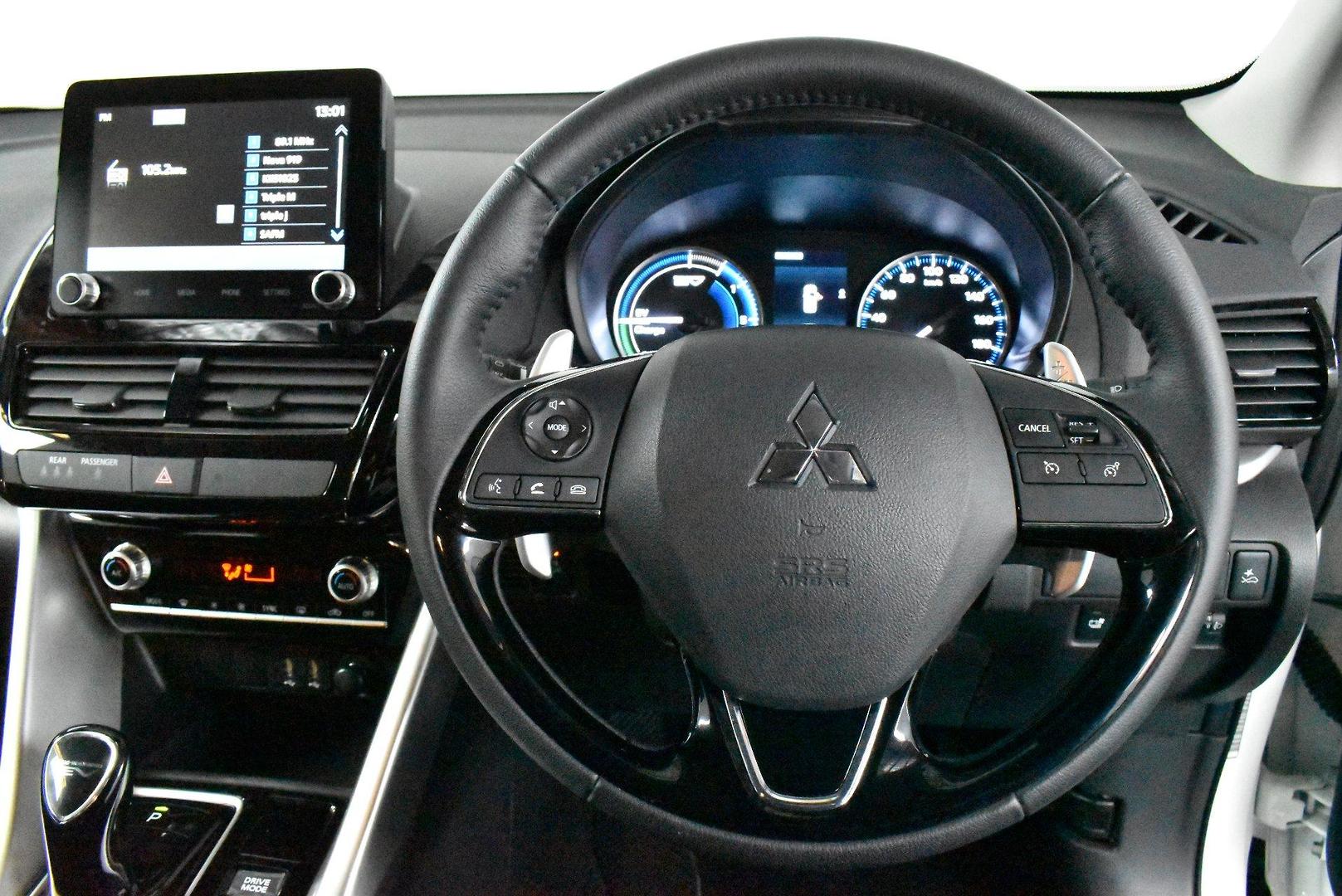 2023 Mitsubishi Eclipse Cross PHEV ES — photo 5