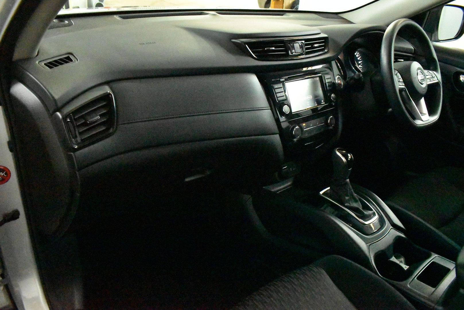 2021 Nissan X-TRAIL ST — photo 6