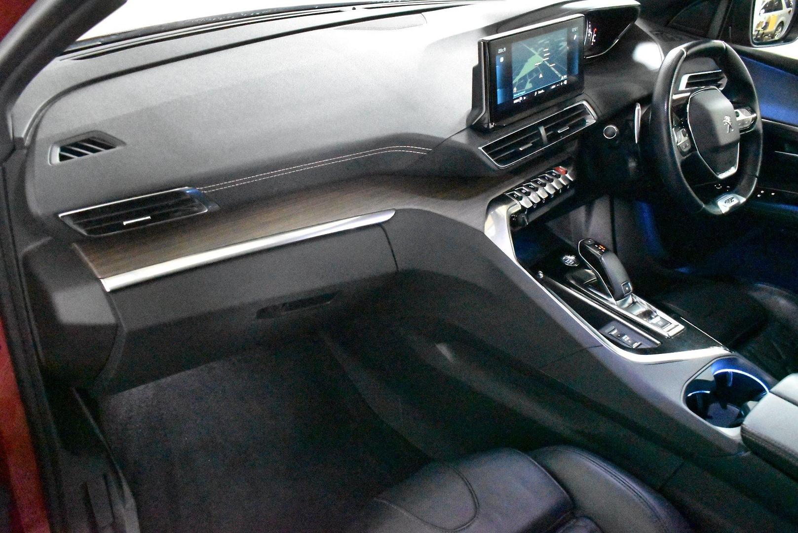 2021 Peugeot 3008 GT — photo 6