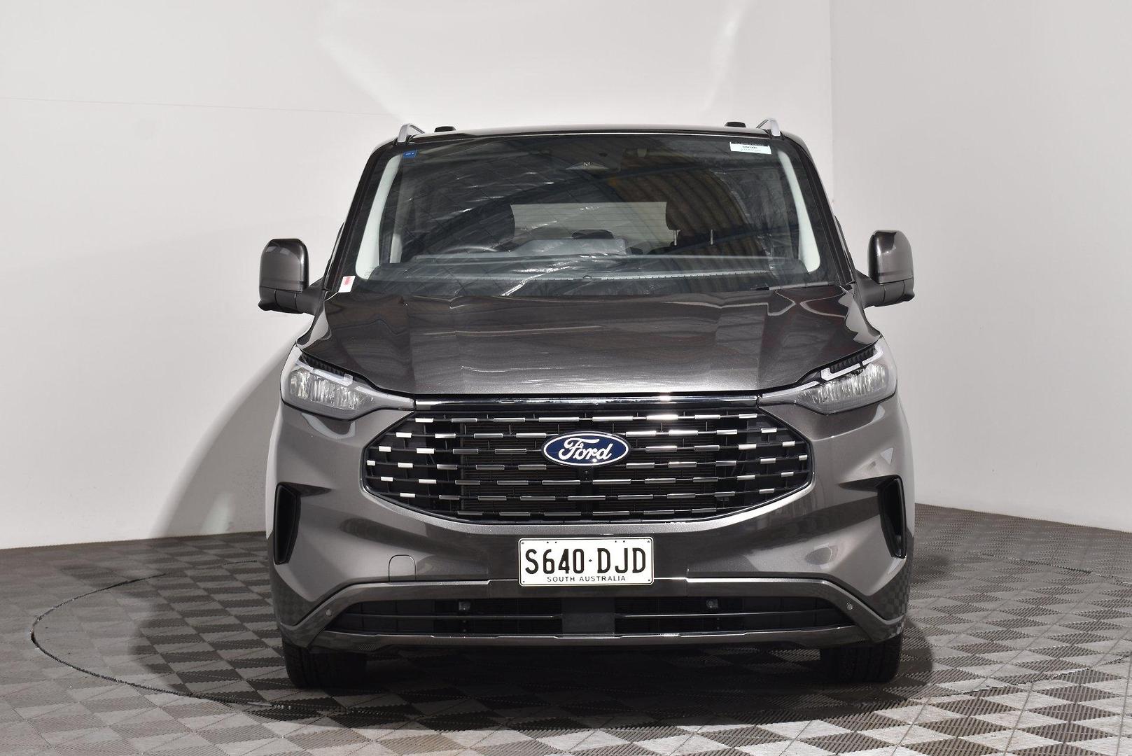 2025 Ford Tourneo Titanium X — photo 3