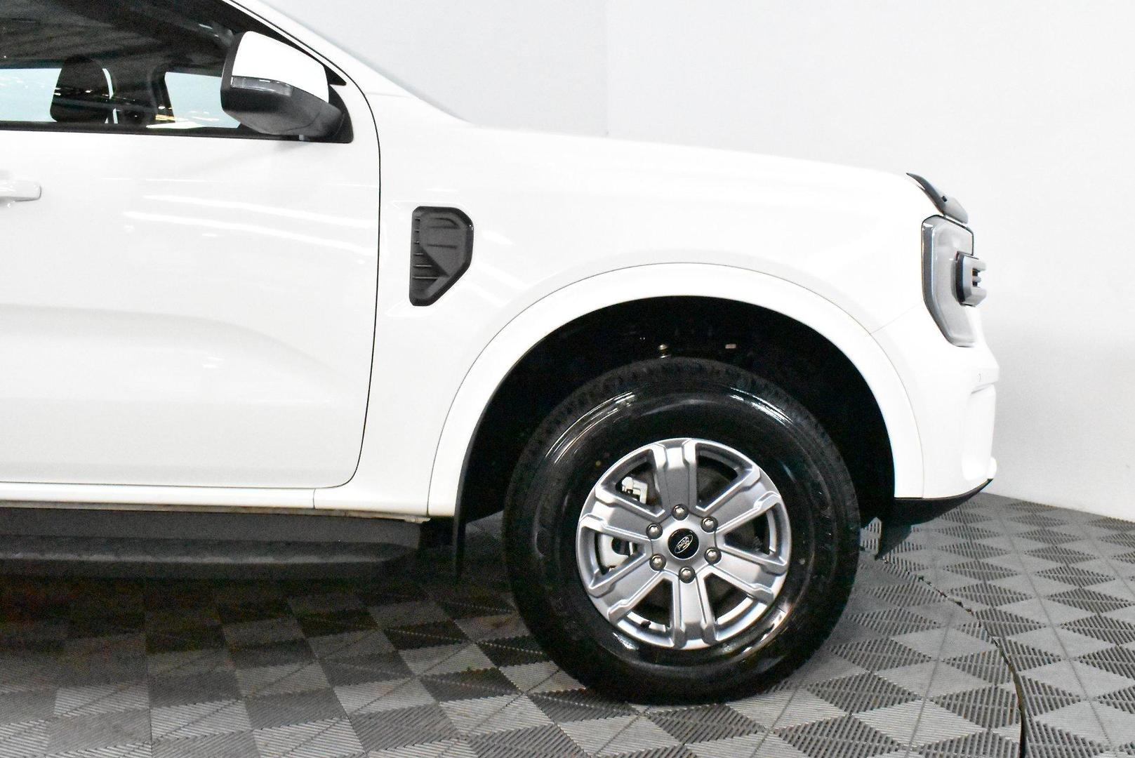 2025 Ford Everest Ambiente — photo 18