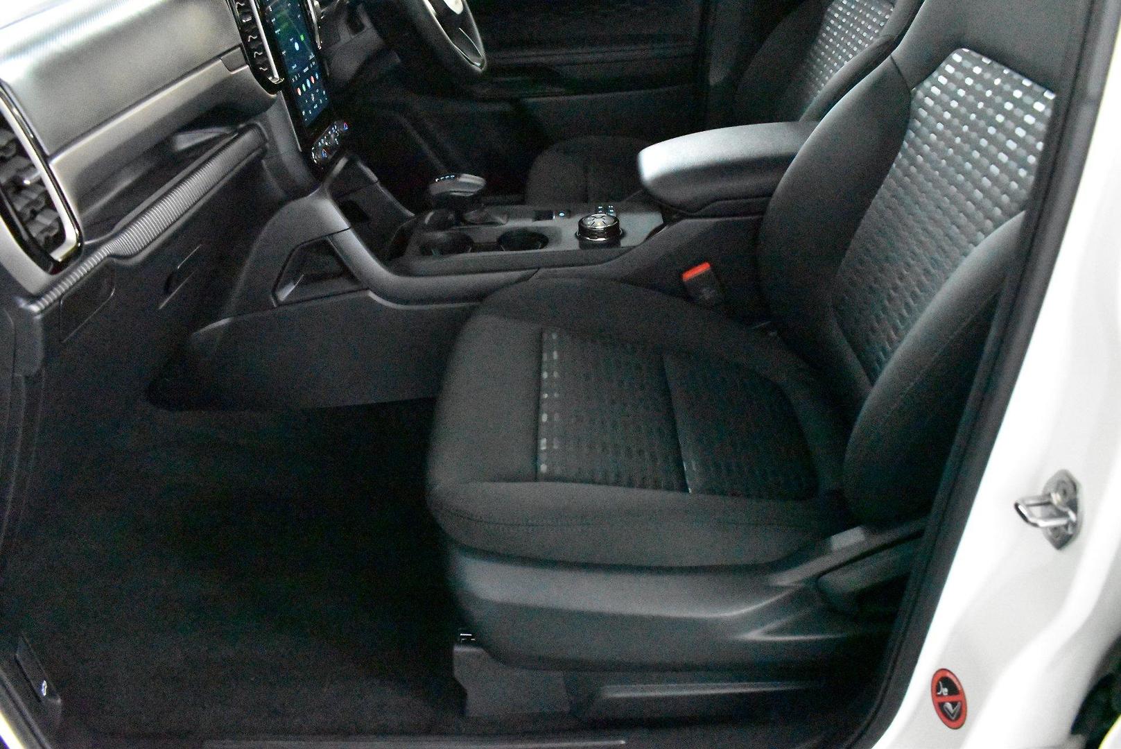 2025 Ford Everest Ambiente — photo 7