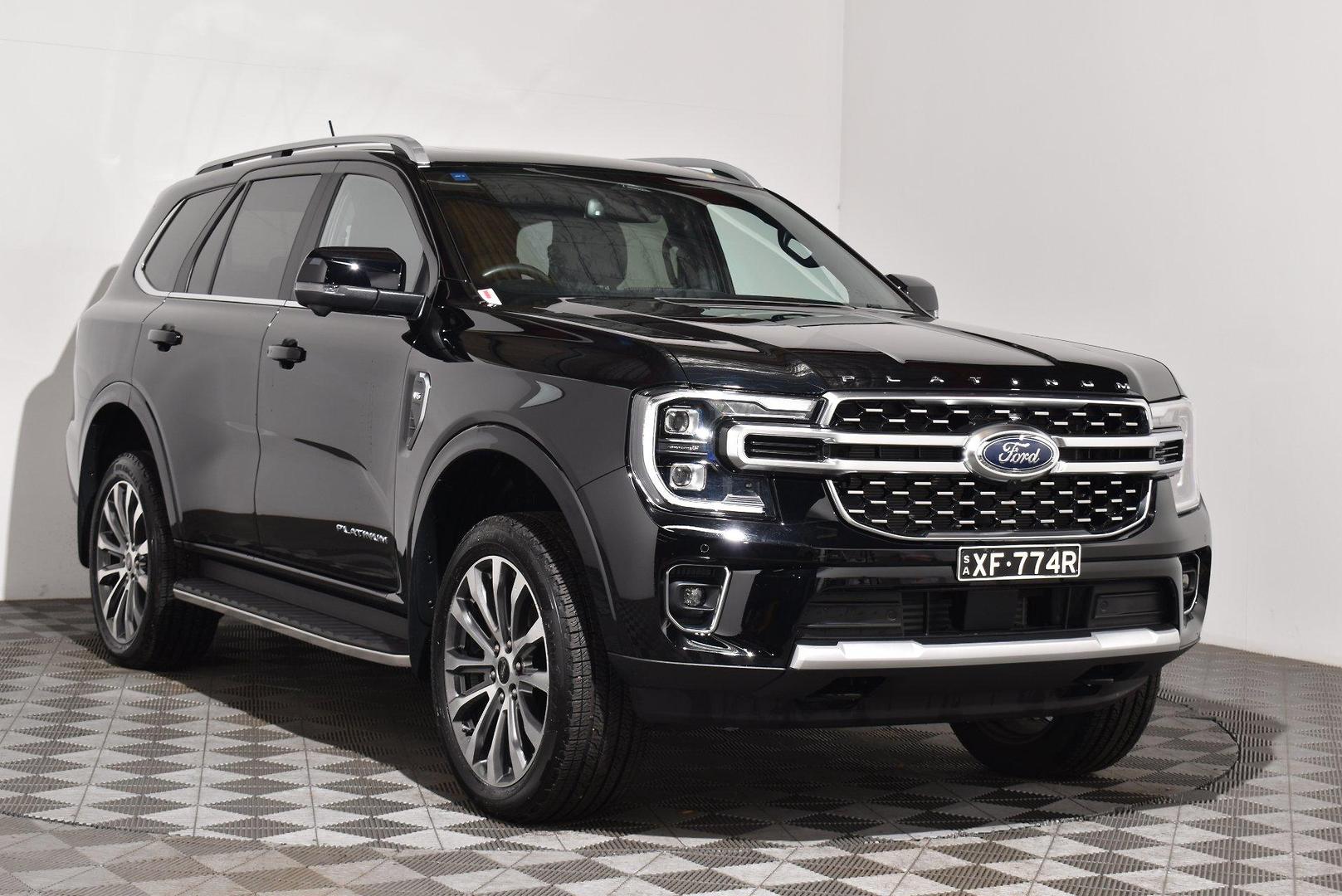 2025 Ford Everest Platinum — photo 1