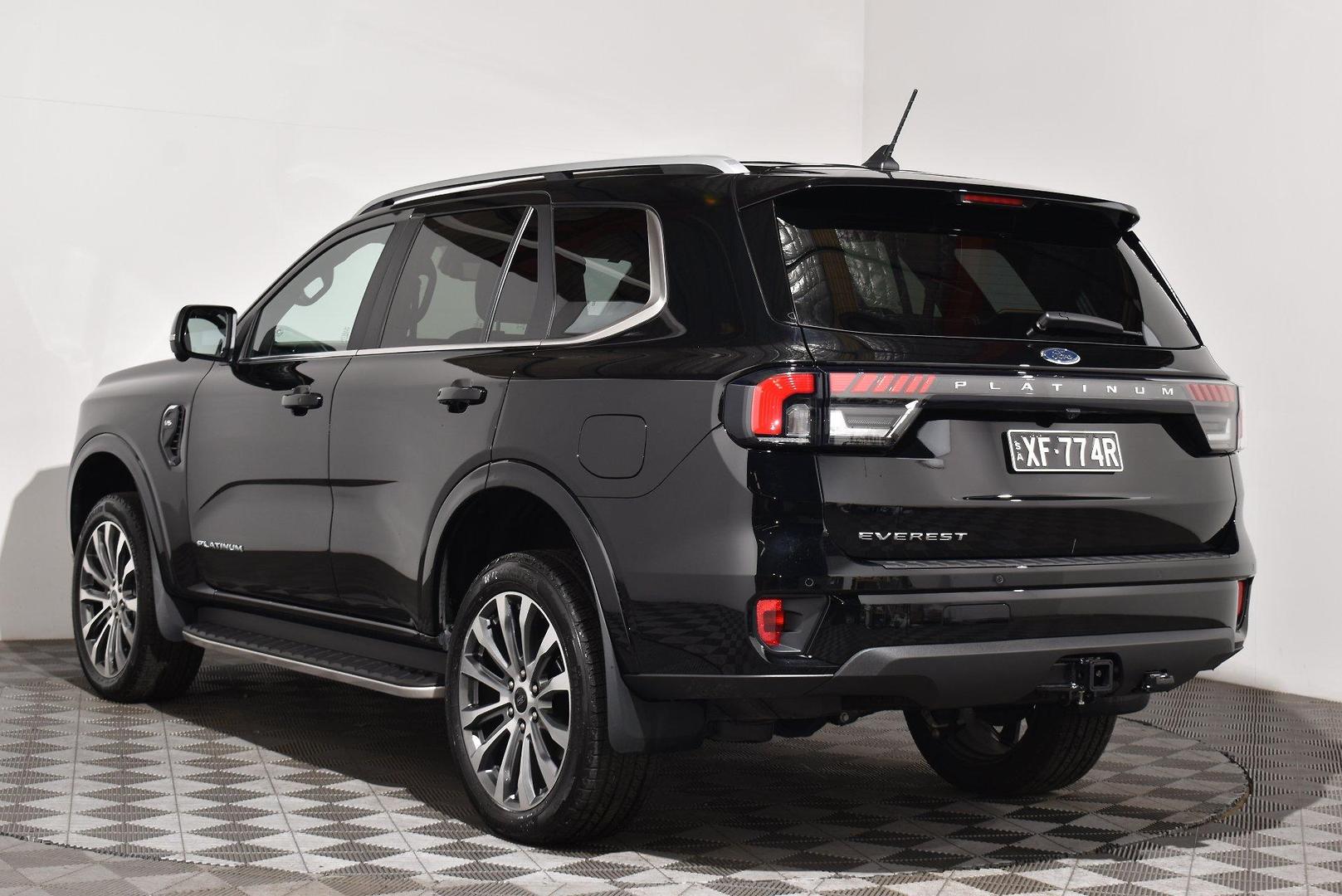 2025 Ford Everest Platinum — photo 2