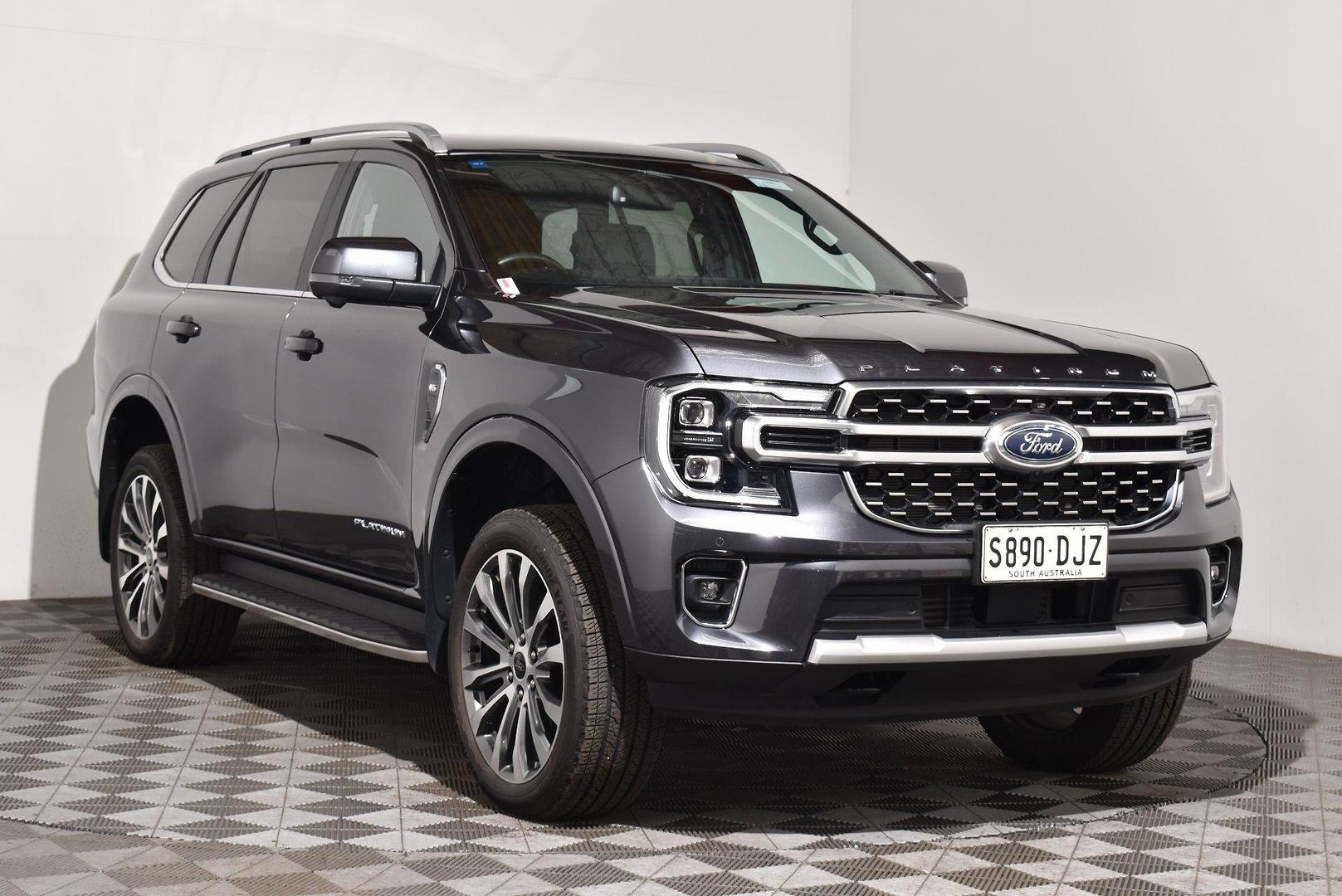 2025 Ford Everest Platinum — photo 1