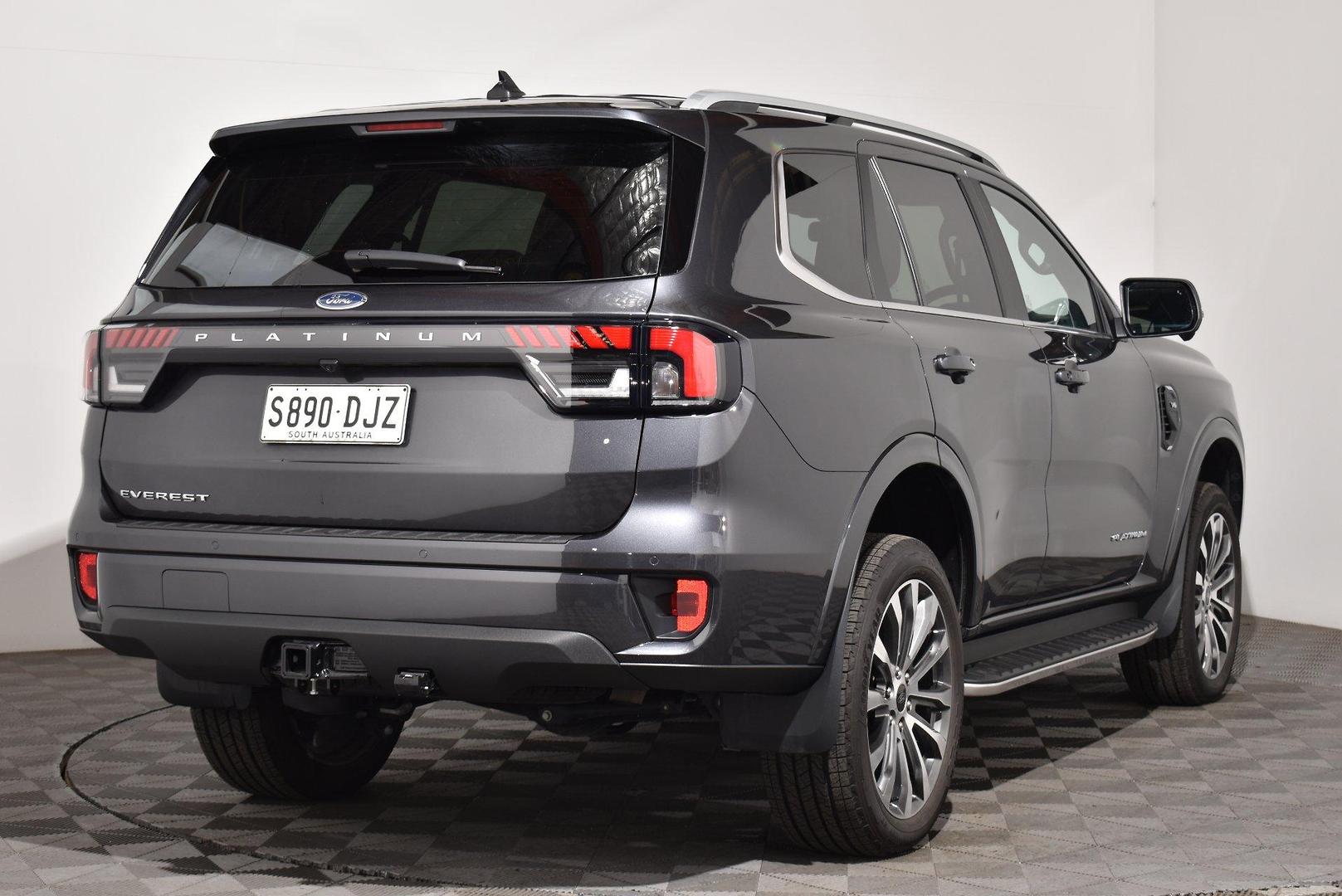 2025 Ford Everest Platinum — photo 14