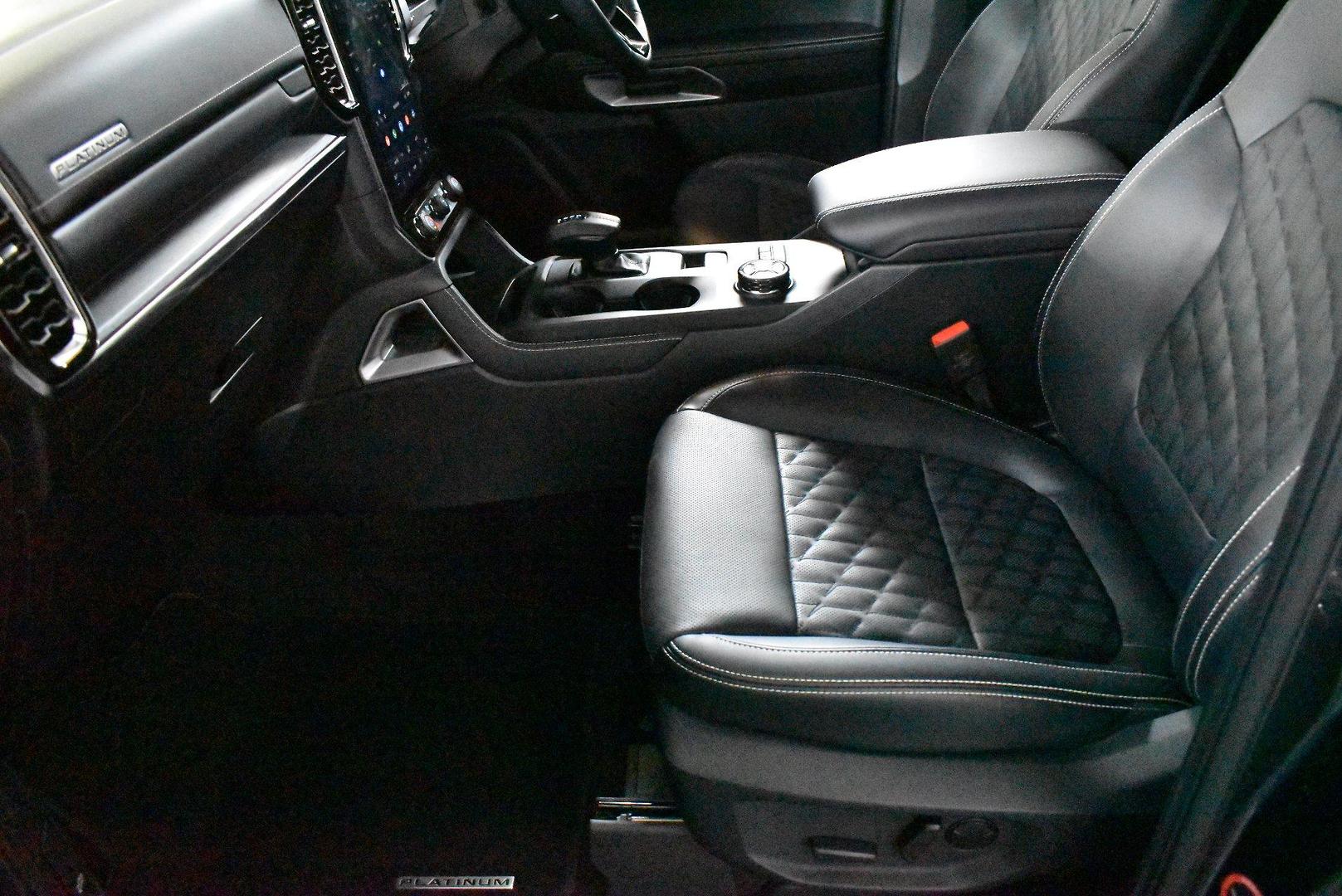 2025 Ford Everest Platinum — photo 6