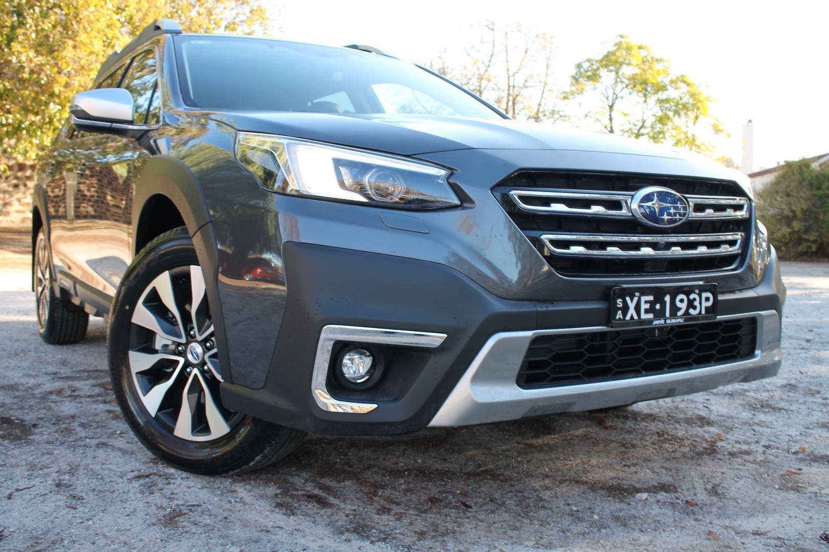 2024 Subaru Outback AWD Touring — photo 1