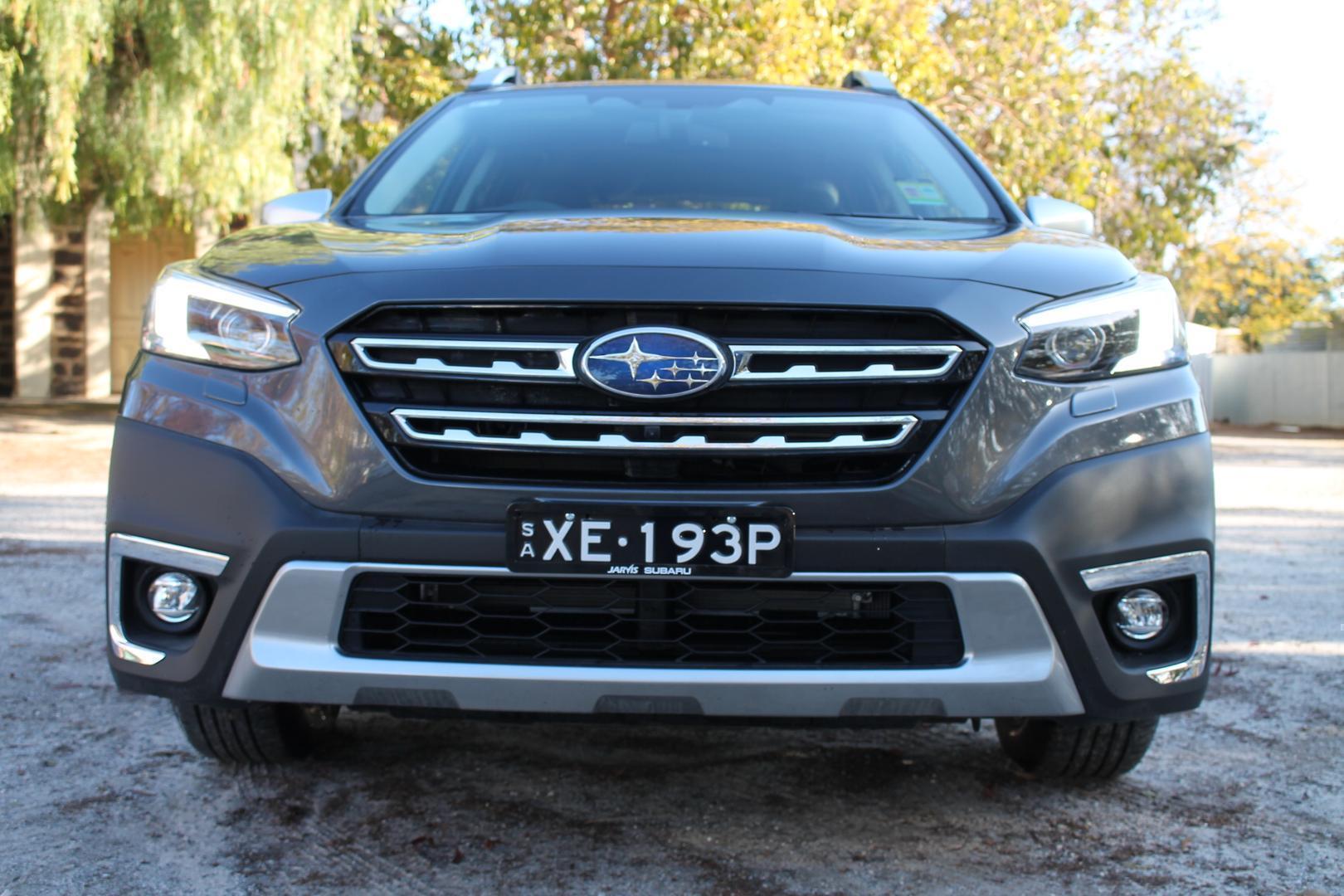 2024 Subaru Outback AWD Touring — photo 2