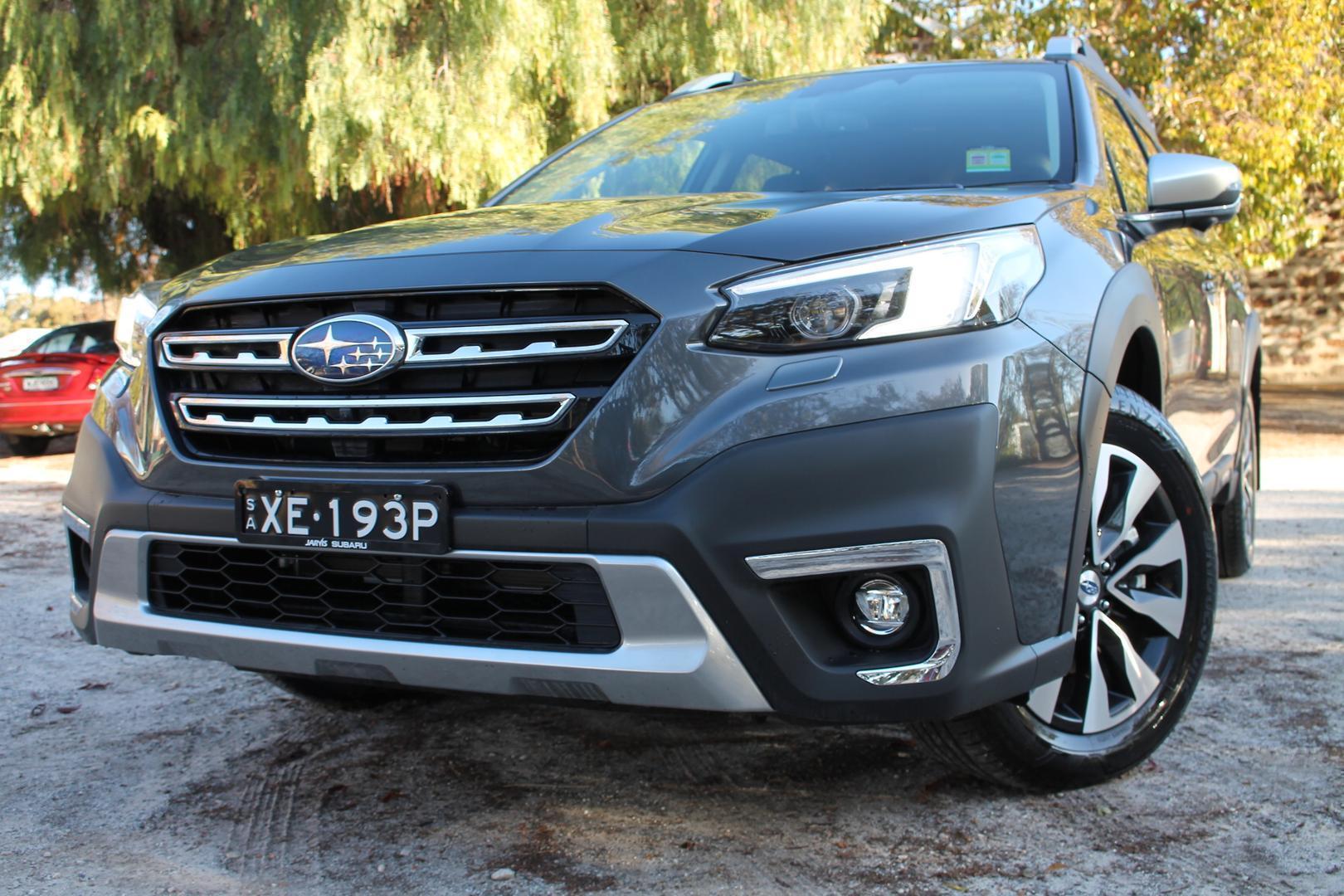 2024 Subaru Outback AWD Touring — photo 3