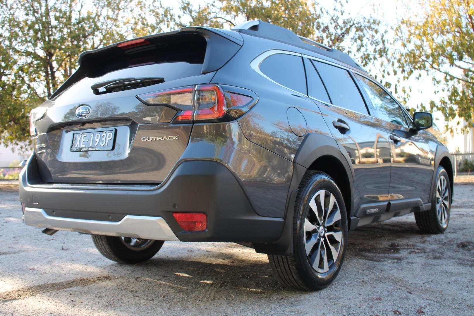 2024 Subaru Outback AWD Touring — photo 4