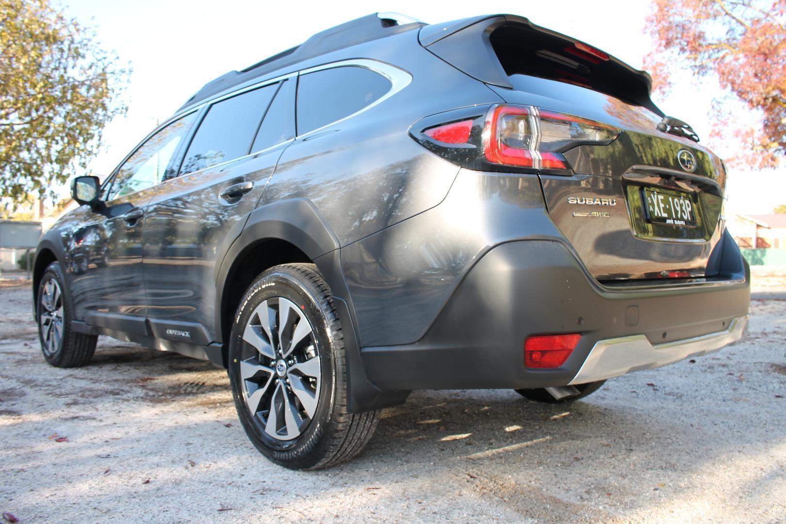 2024 Subaru Outback AWD Touring — photo 6