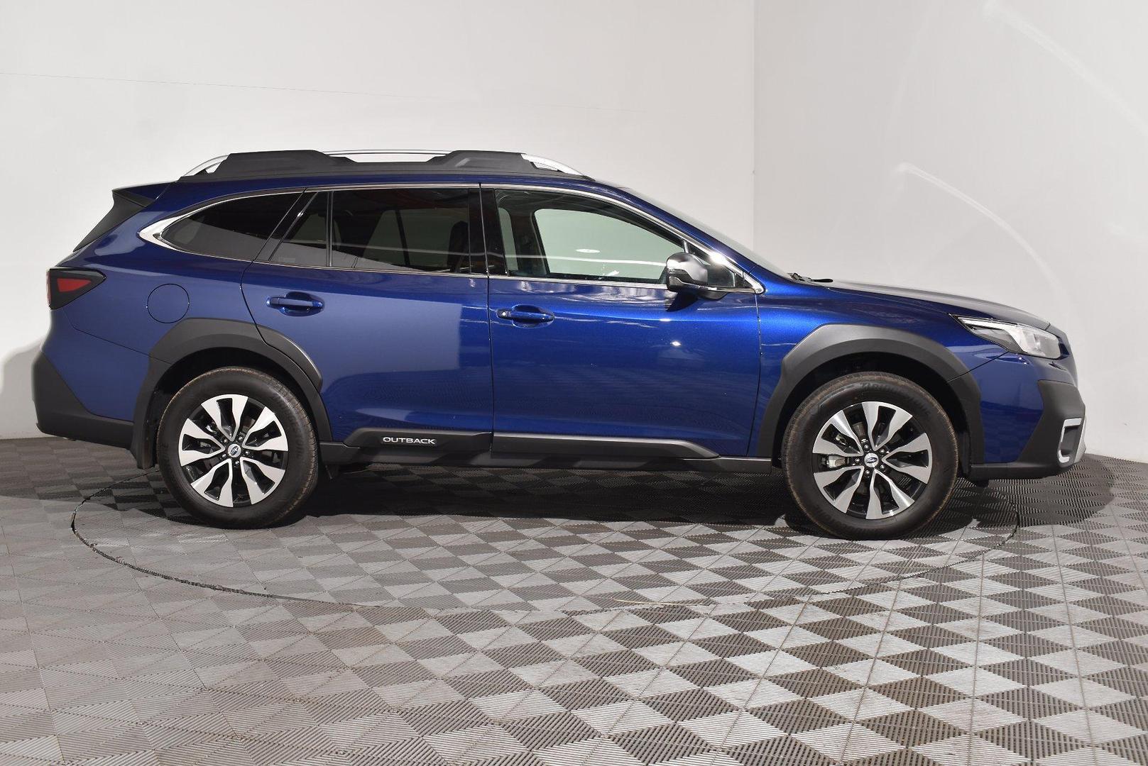 2025 Subaru Outback AWD Touring XT — photo 10