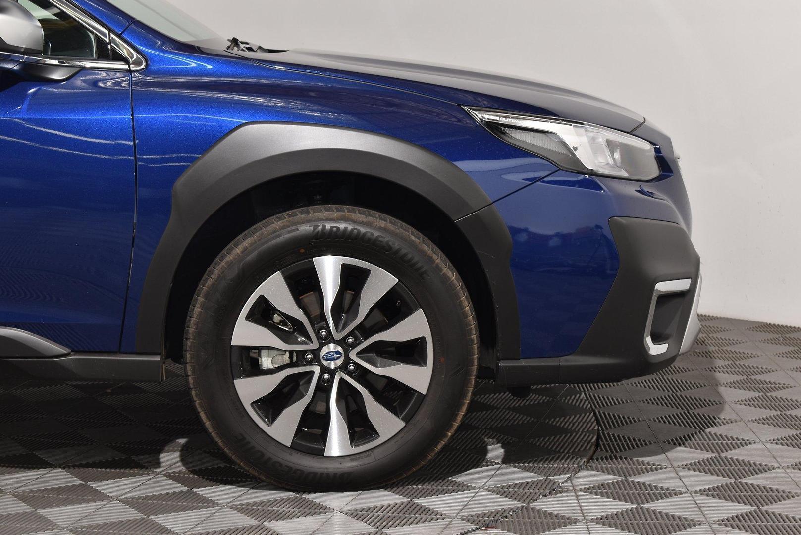 2025 Subaru Outback AWD Touring XT — photo 17