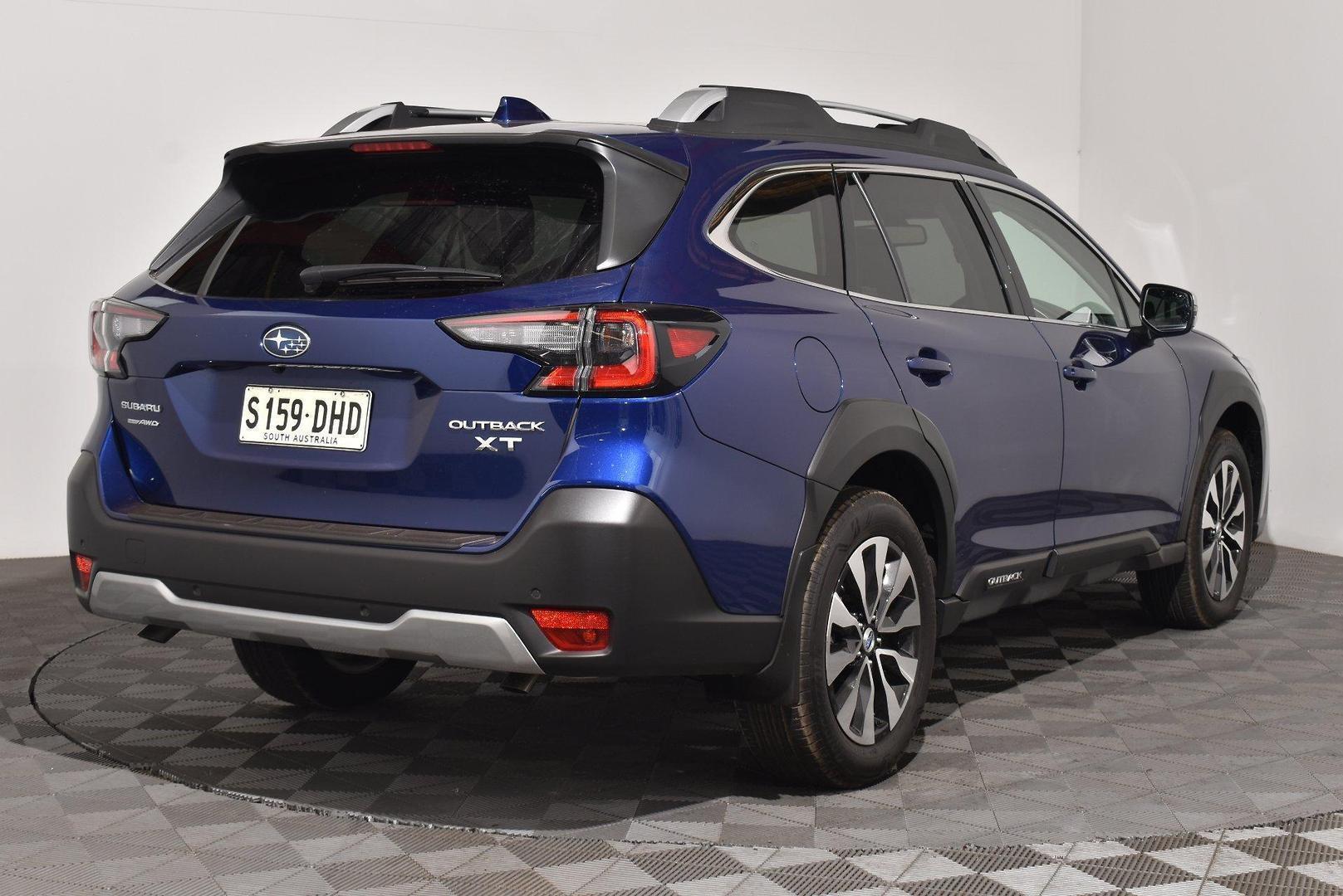 2025 Subaru Outback AWD Touring XT — photo 2