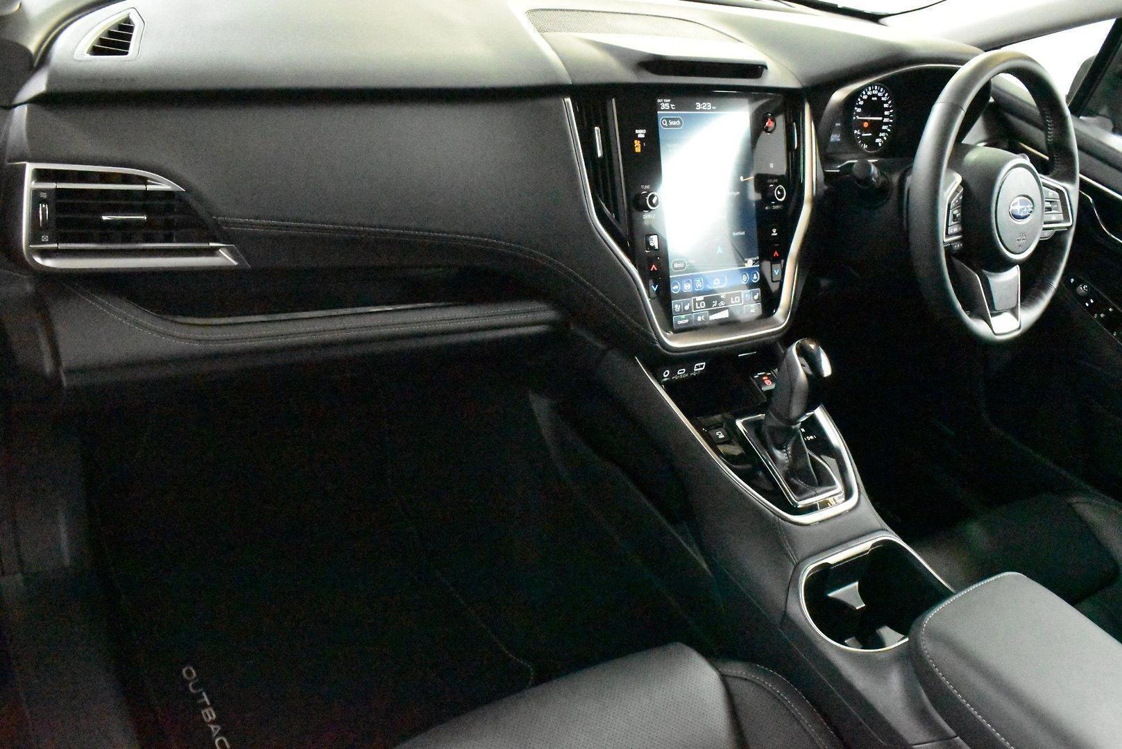 2025 Subaru Outback AWD Touring XT — photo 6