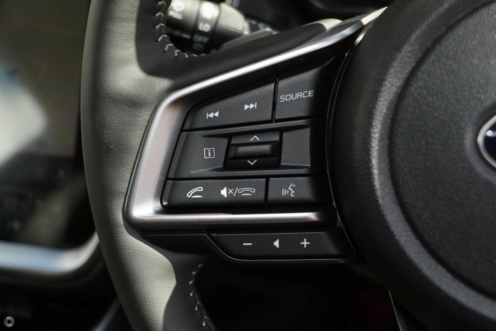 2025 Subaru Outback AWD Touring XT — photo 11