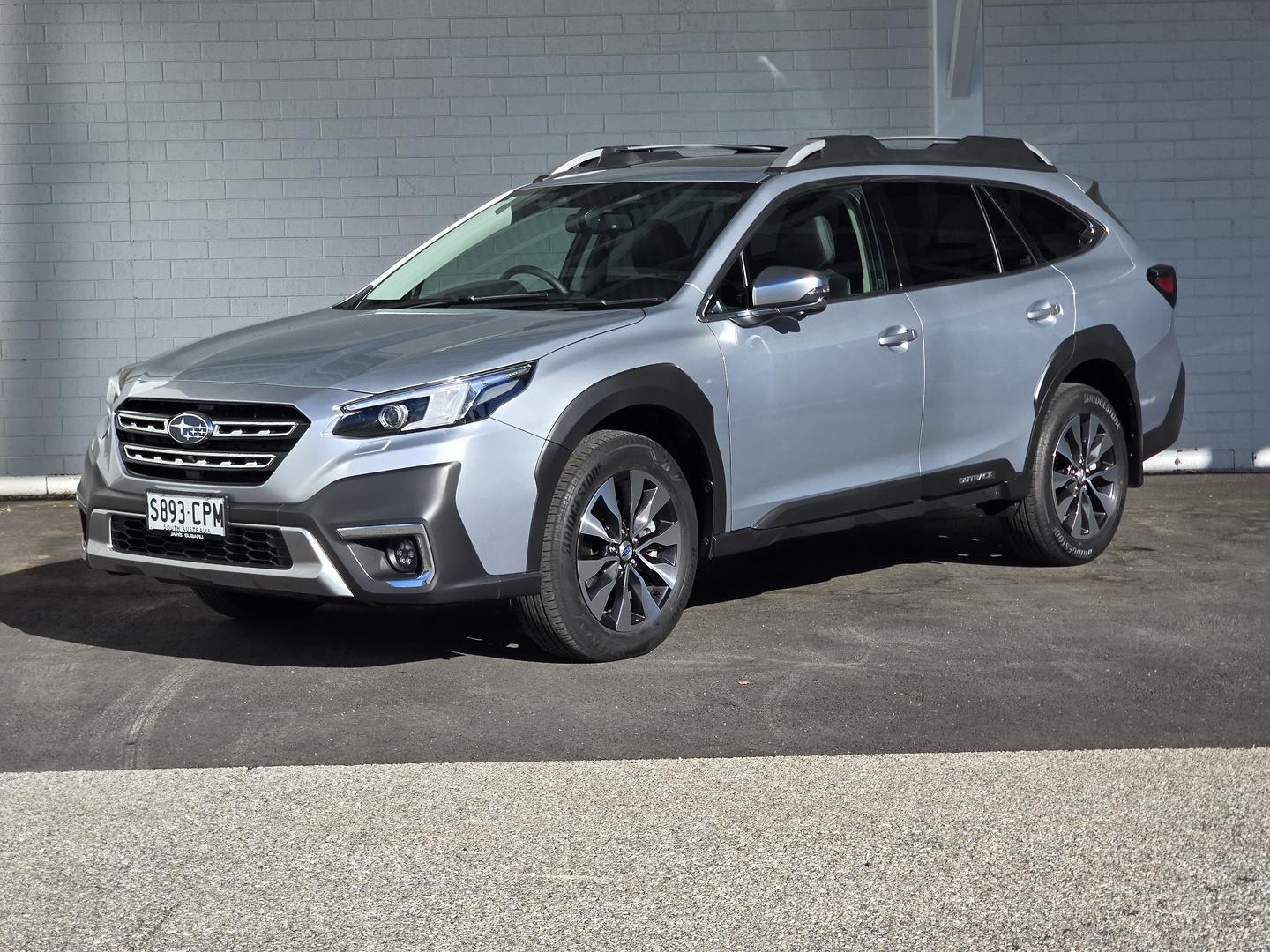2025 Subaru Outback AWD Touring XT — photo 3