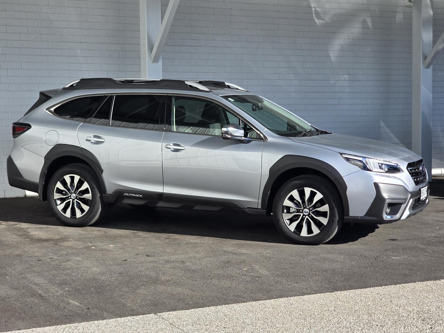 2025 Subaru Outback AWD Touring XT — photo 4