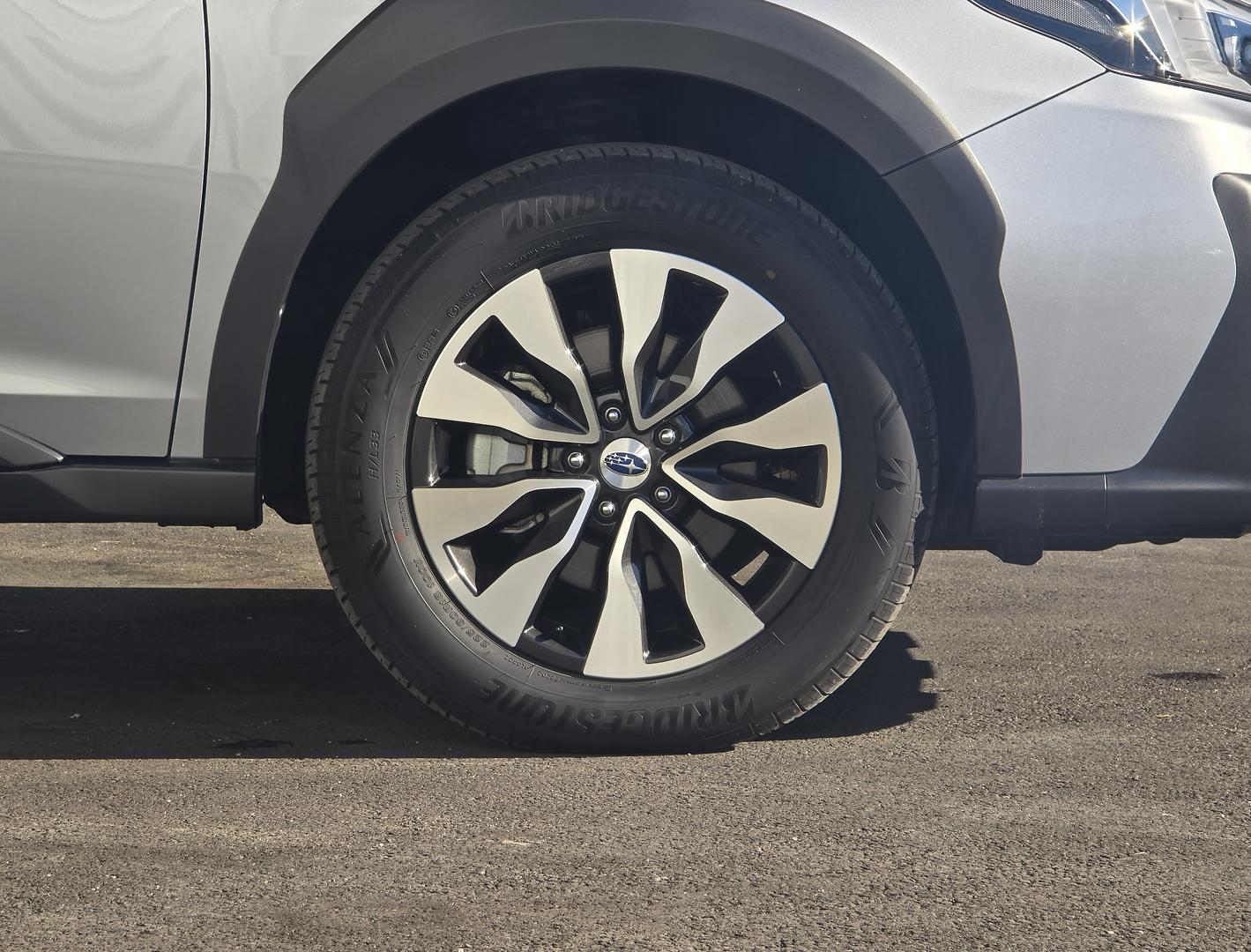 2025 Subaru Outback AWD Touring XT — photo 5