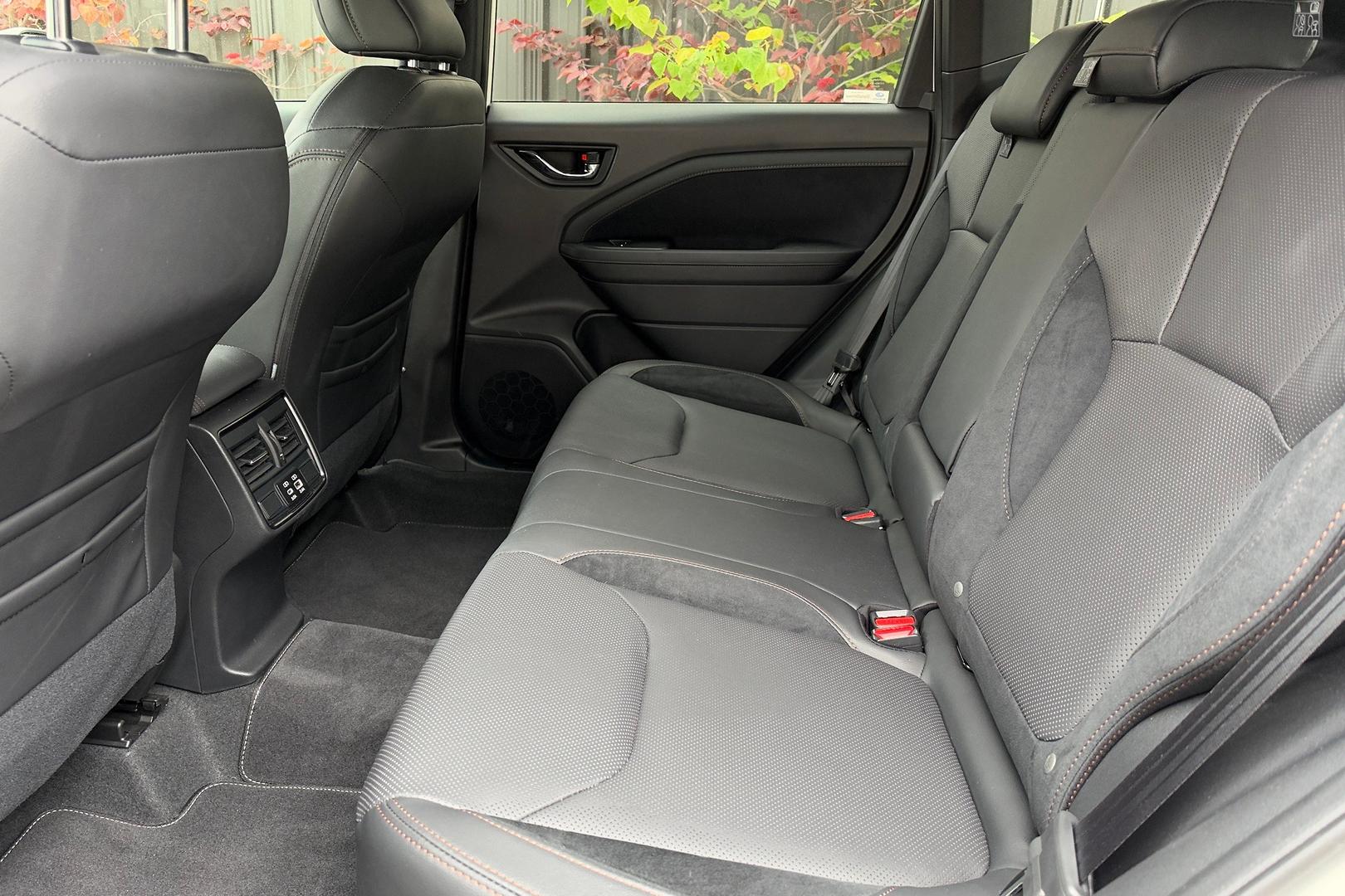 2025 Subaru Forester Touring — photo 10