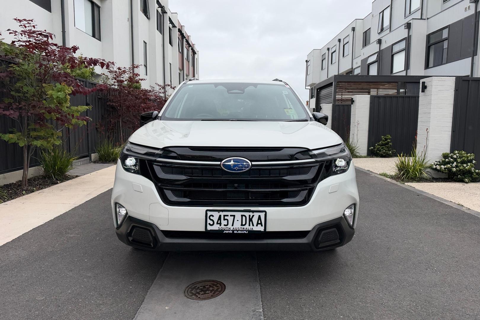 2025 Subaru Forester Touring — photo 3