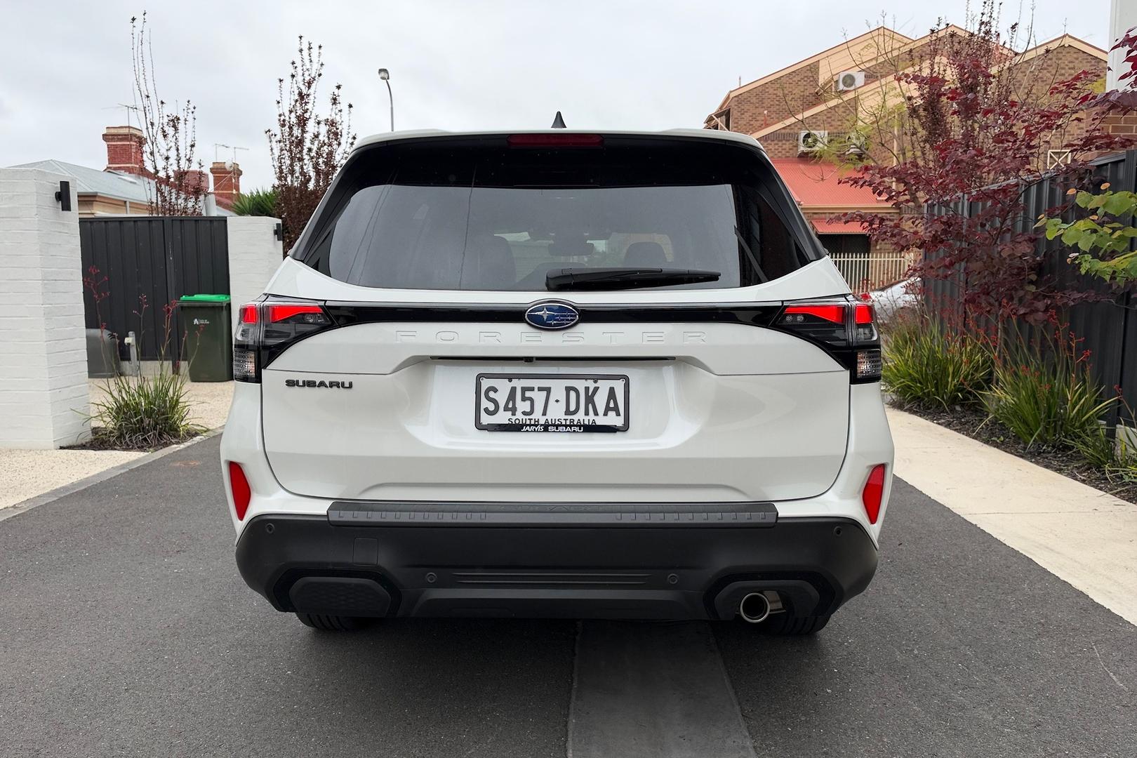 2025 Subaru Forester Touring — photo 4