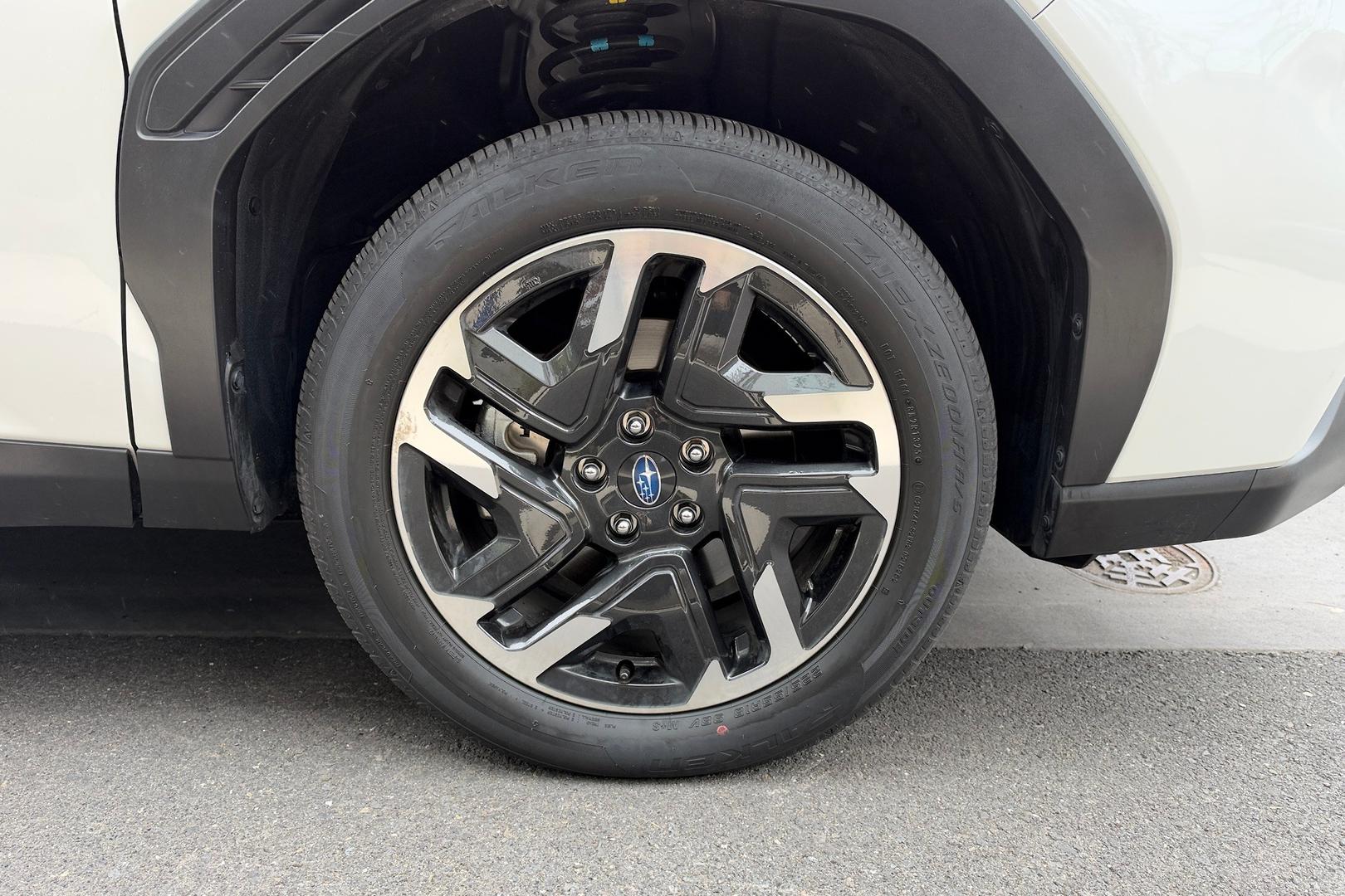 2025 Subaru Forester Touring — photo 7