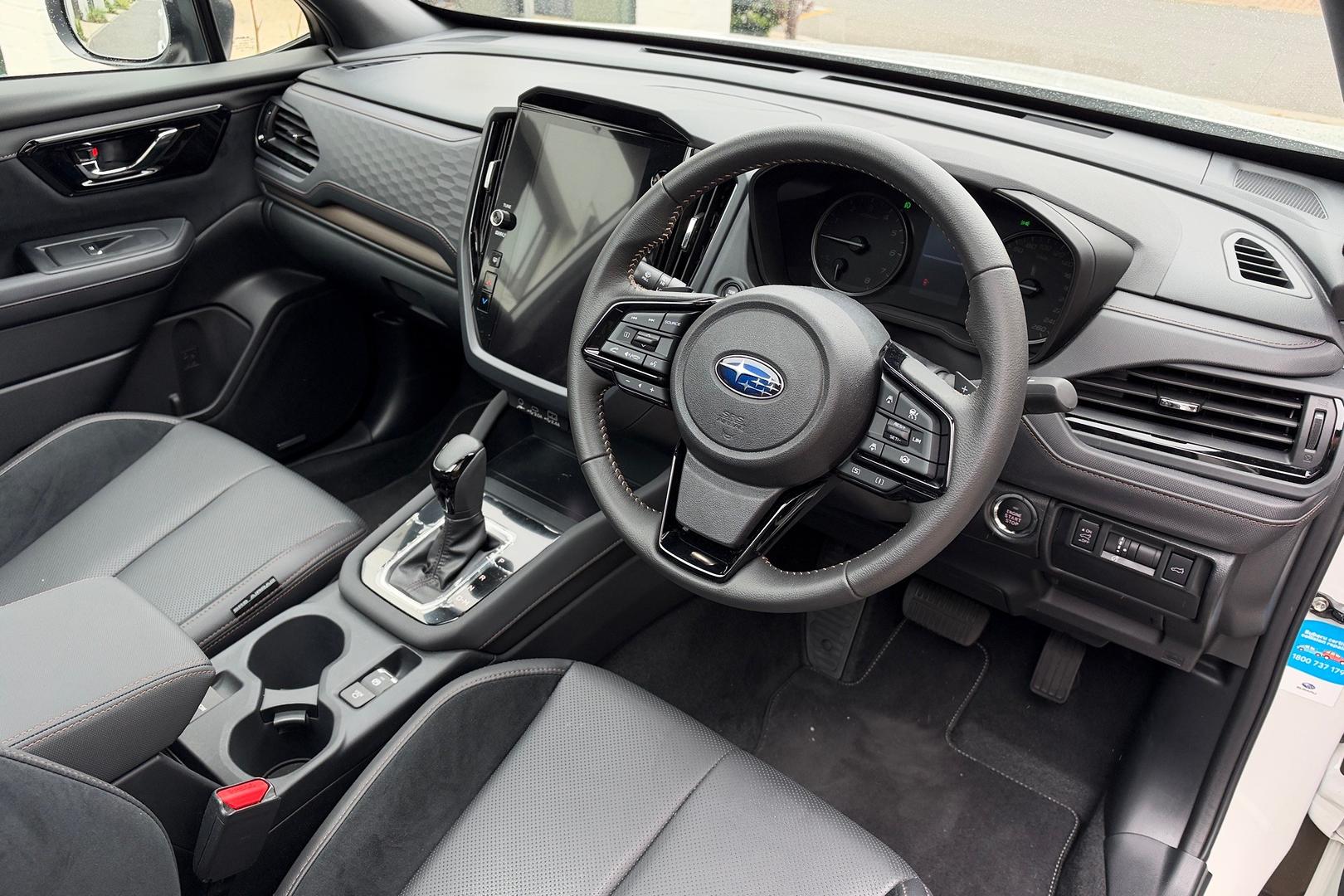 2025 Subaru Forester Touring — photo 8